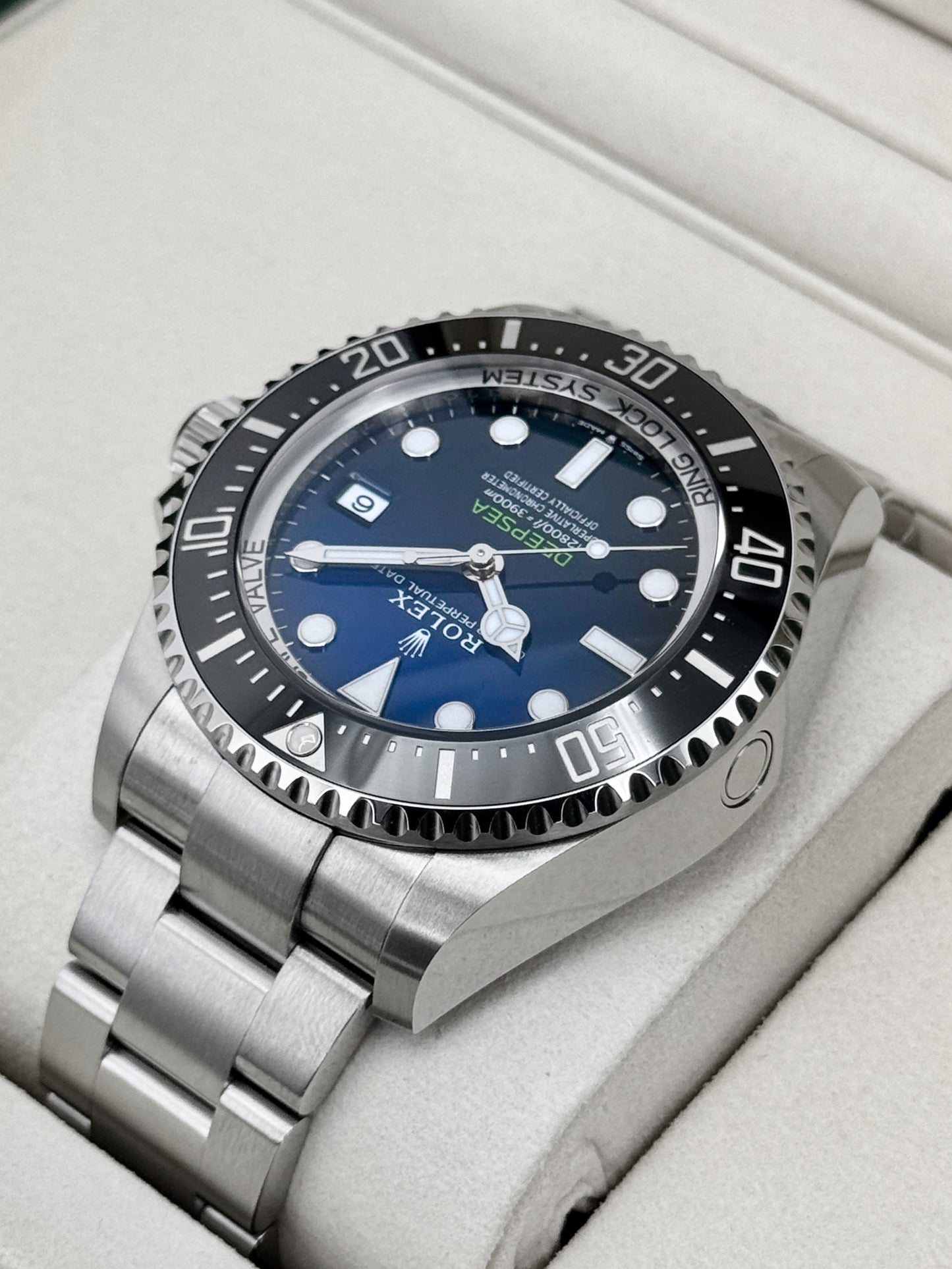 NEW 2026 Rolex Deepsea James Cameron 44mm 136660 Blue Dial