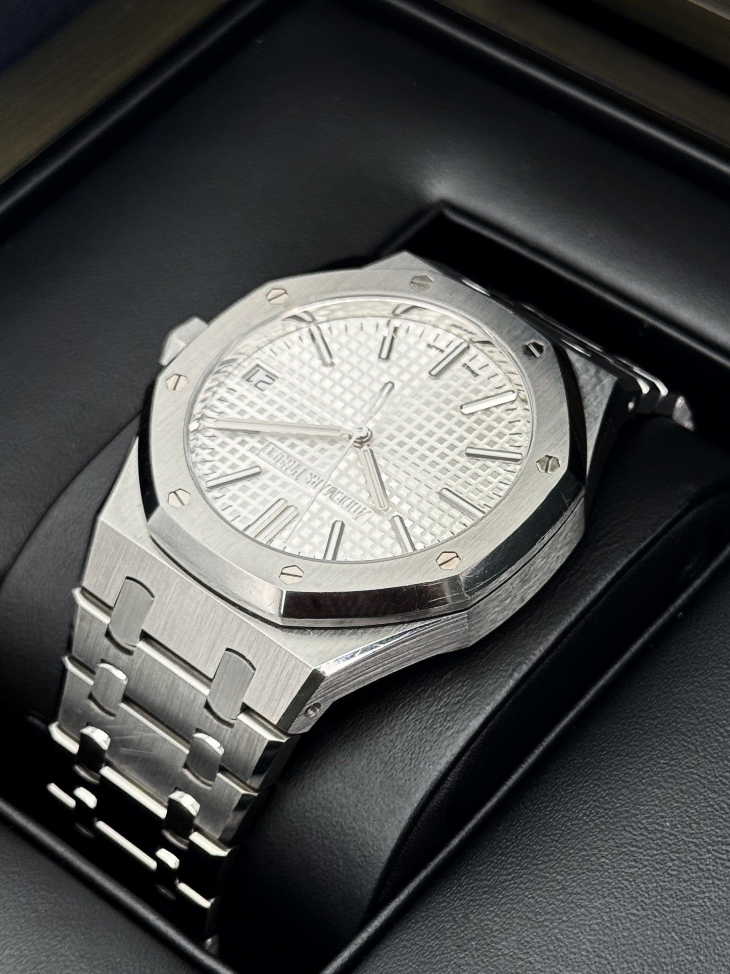 2024 Audemars Piguet Royal Oak 41mm 15510ST Stainless Steel White Dial