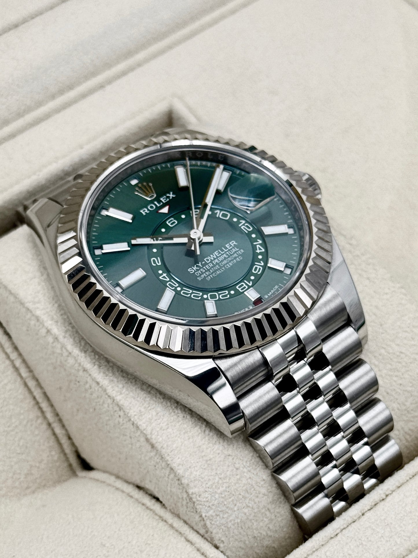 2024 Rolex Sky-Dweller 42mm 336934 Jubilee Green Dial