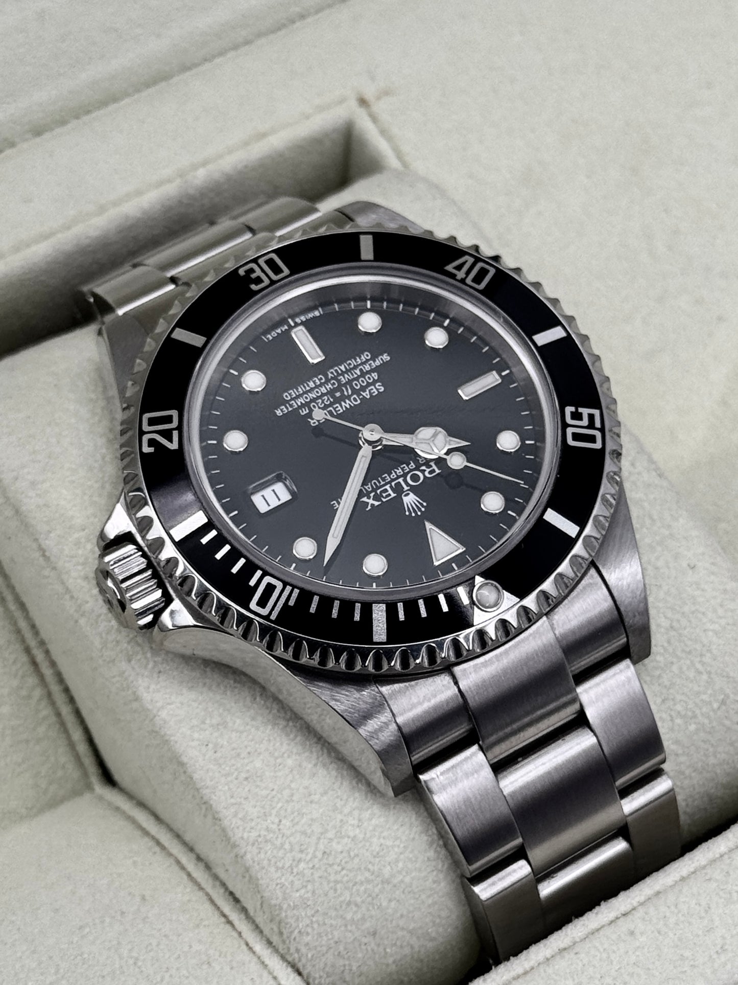 2007 Rolex Sea-Dweller 40mm 16600 Stainless Steel Black Dial (Collectors Set)