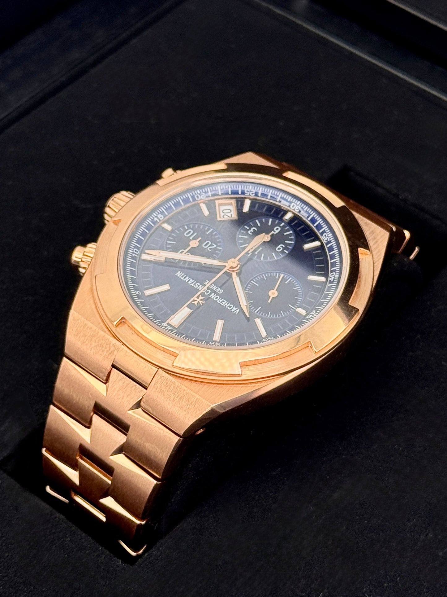 2024 Vacheron Constantin Overseas 42.5mm 5520V Rose Gold Blue Dial