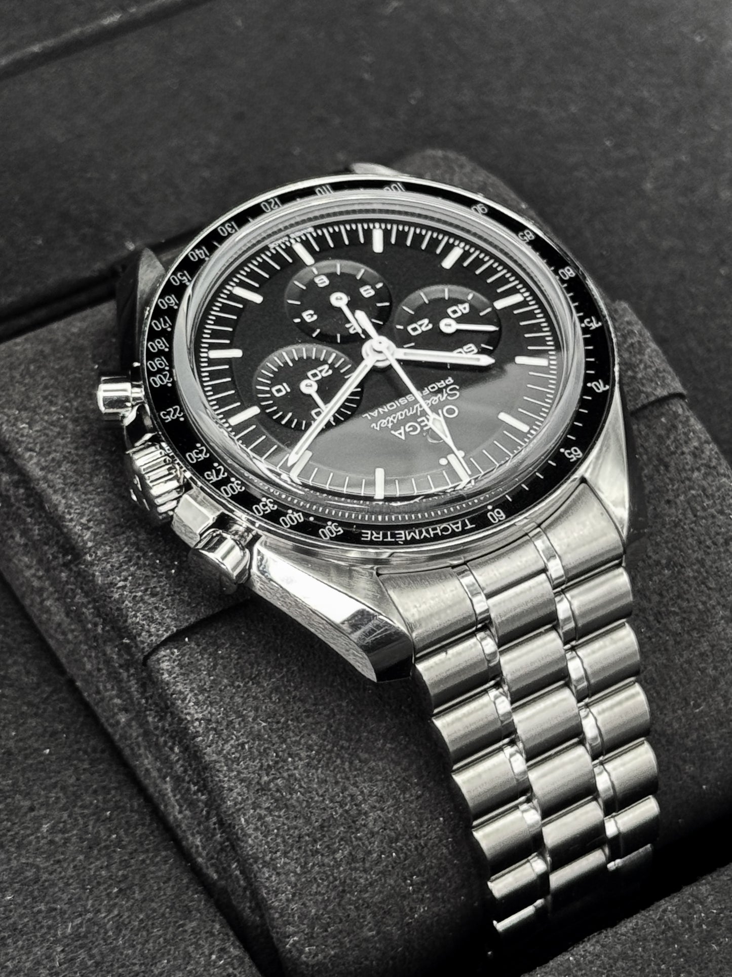2023 Omega Speedmaster Pro Moonwatch 42mm 310.30.42.50.01.002 Black Dial