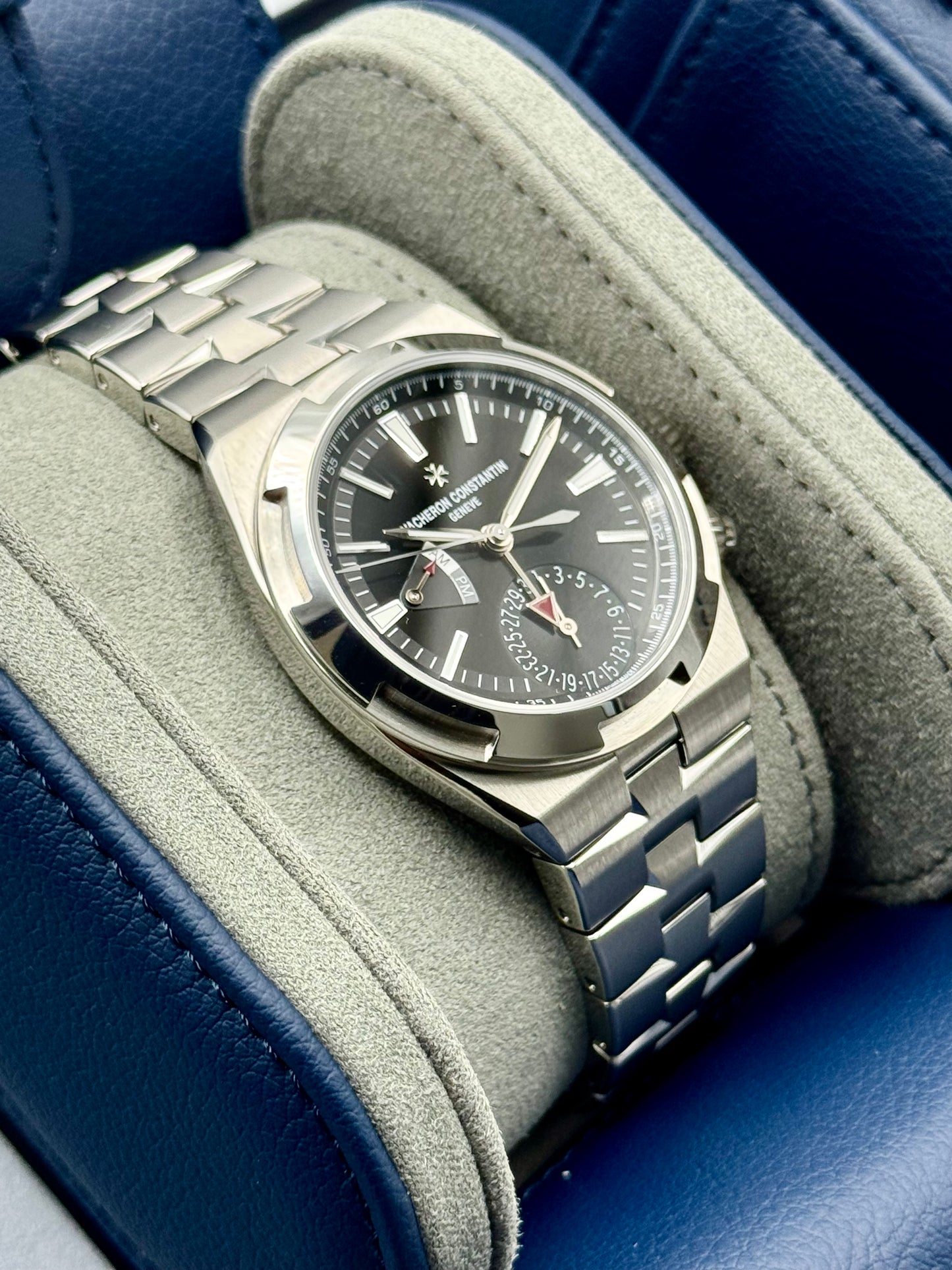 NEW 2025 Vacheron Constantin Overseas 41mm 7920V Dual Time Black Dial