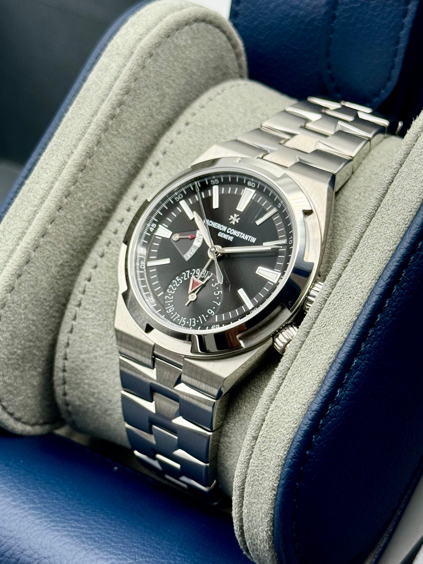 NEW 2025 Vacheron Constantin Overseas 41mm 7920V Dual Time Black Dial