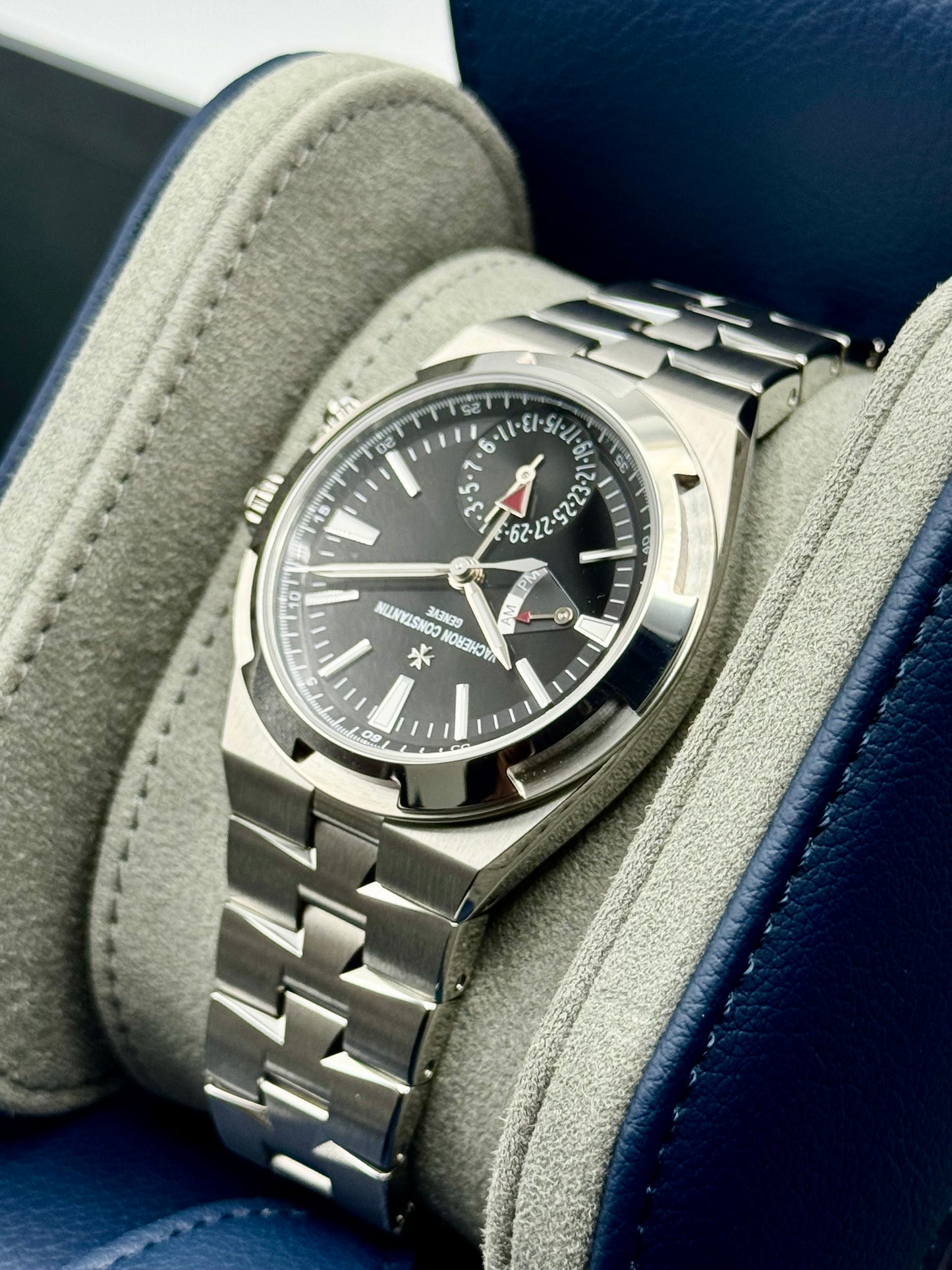 NEW 2025 Vacheron Constantin Overseas 41mm 7920V Dual Time Black Dial