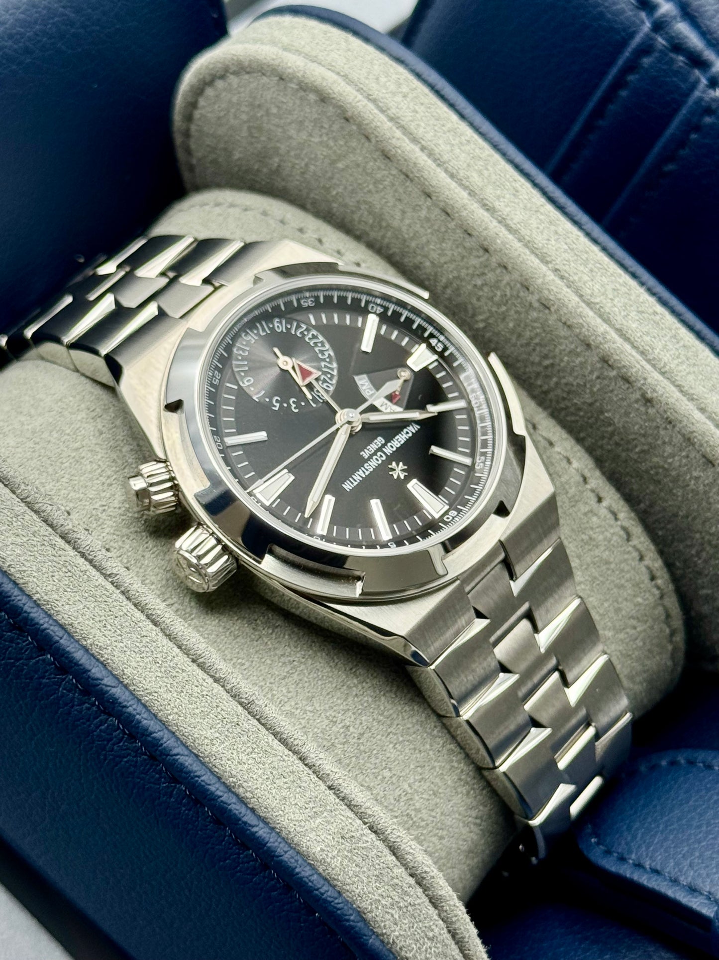 NEW 2025 Vacheron Constantin Overseas 41mm 7920V Dual Time Black Dial