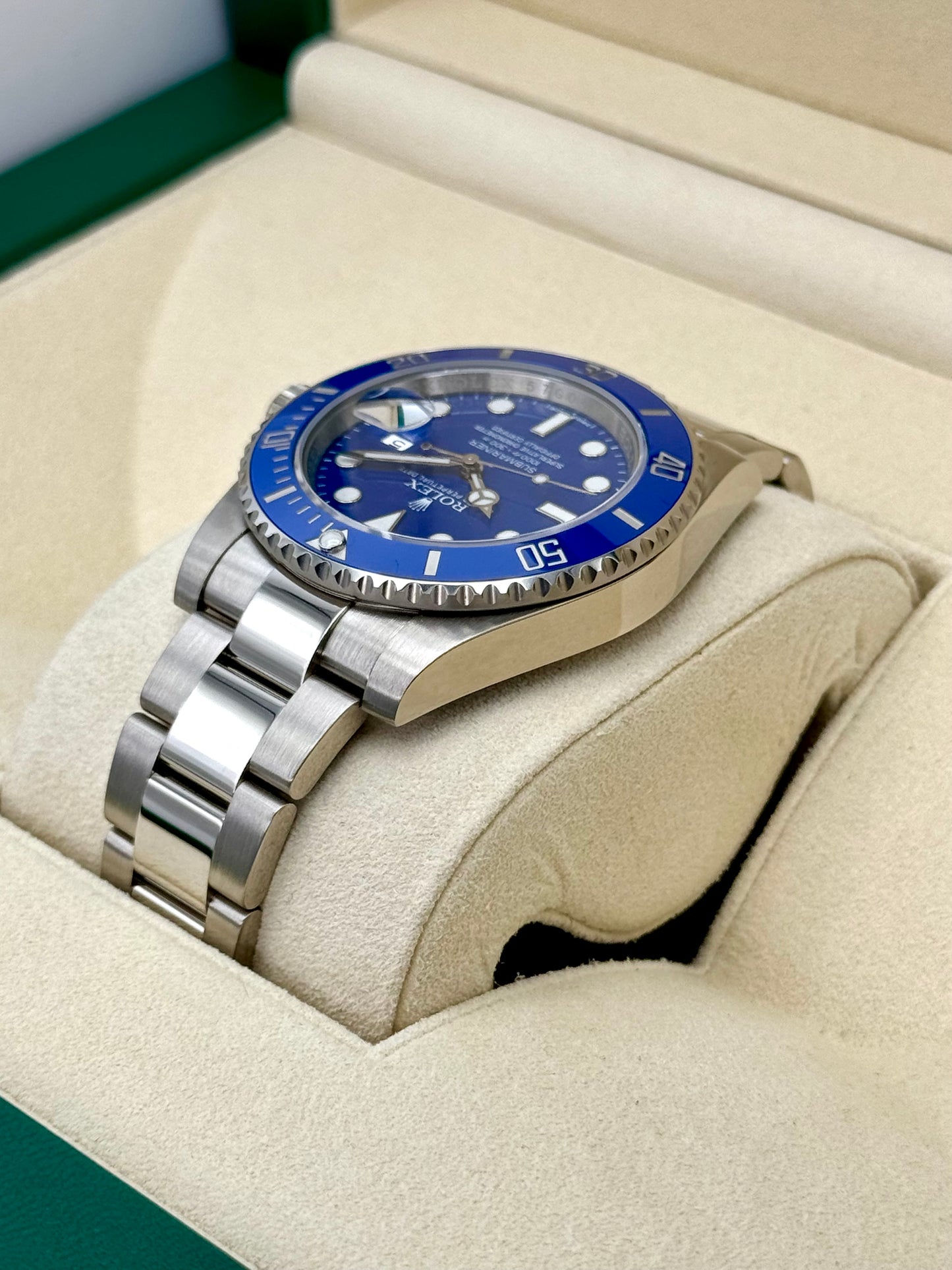 2018 Rolex Submariner "Smurf" 40mm 116619LB White Gold Blue Dial