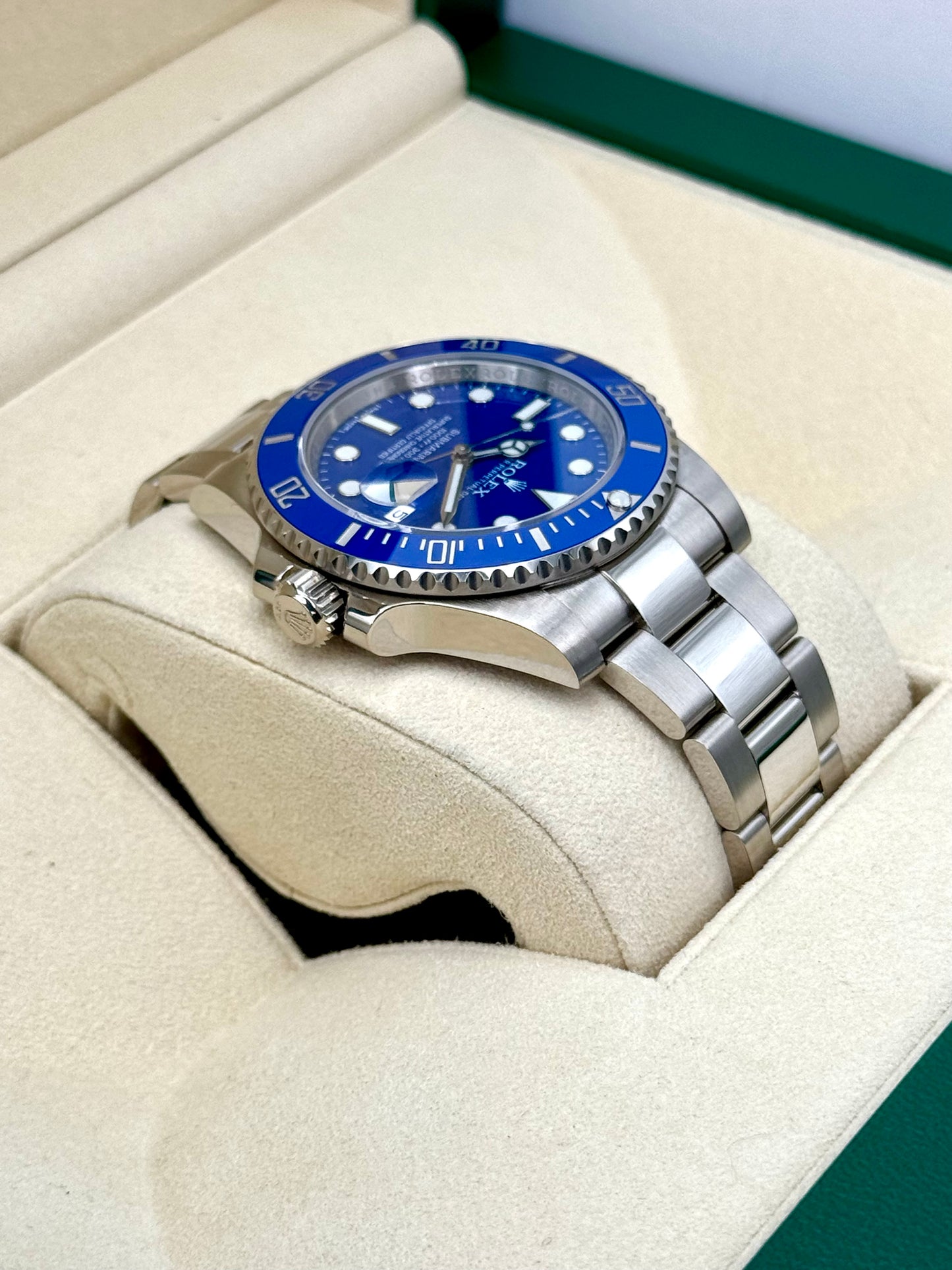 2018 Rolex Submariner "Smurf" 40mm 116619LB White Gold Blue Dial