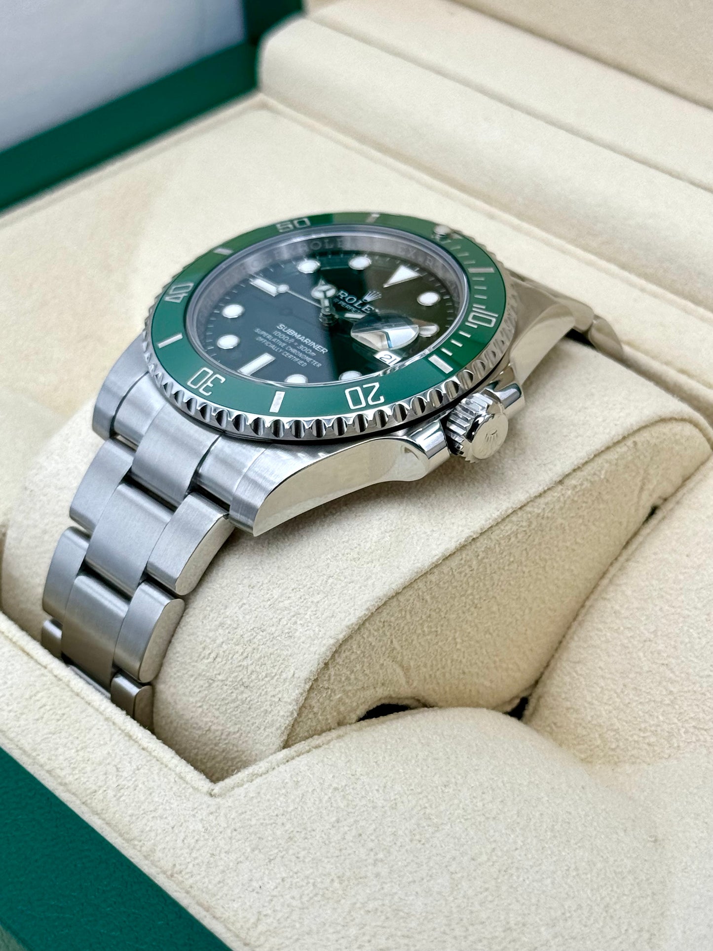 2017 Rolex Submariner "Hulk" 40mm 116610LV Green Dial