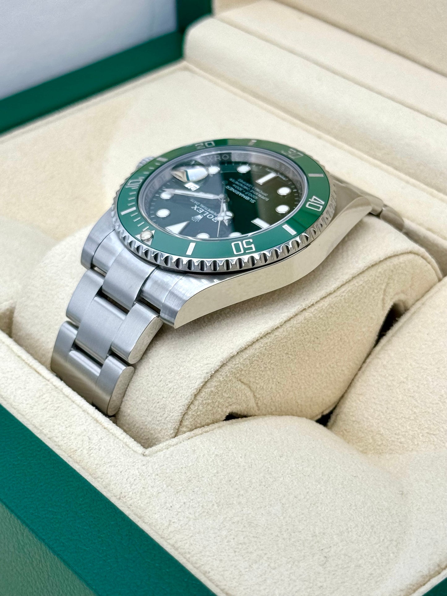 2017 Rolex Submariner "Hulk" 40mm 116610LV Green Dial