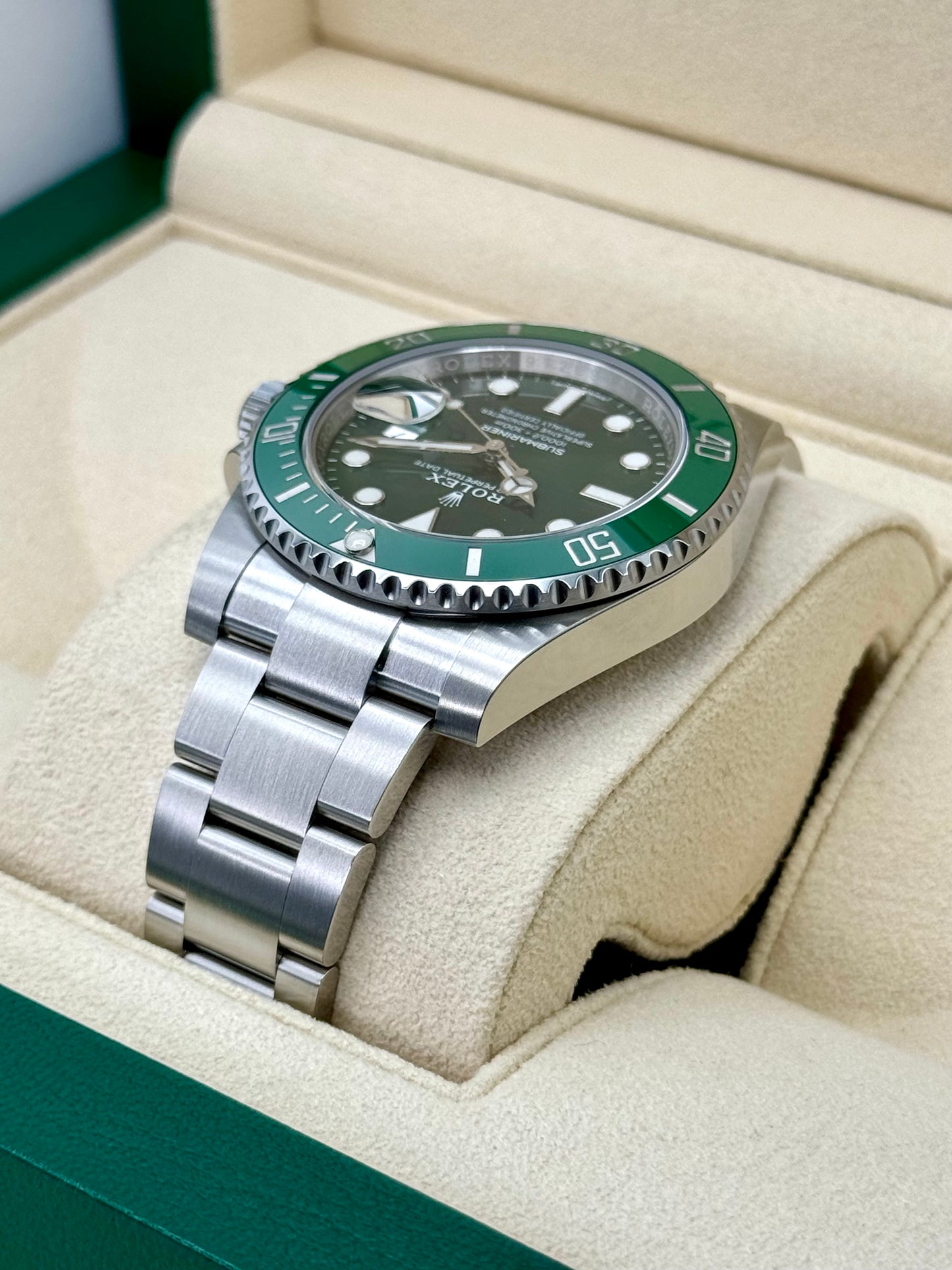 2018 Rolex Submariner “Hulk” 40mm 116610LV Green Dial