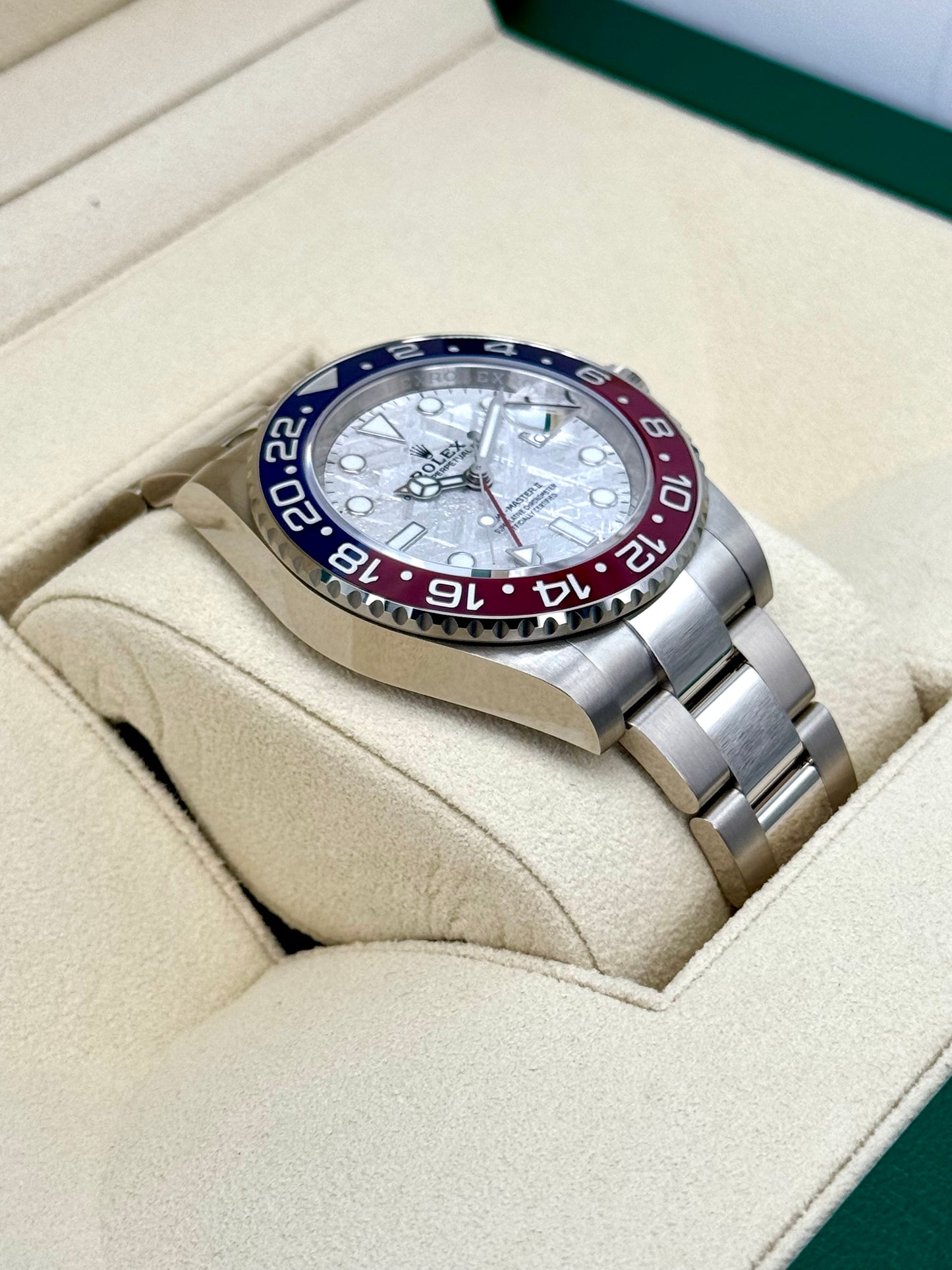 NEW 2024 Rolex GMT-Master II "Pepsi" 40mm 126719BLRO Meteorite Dial