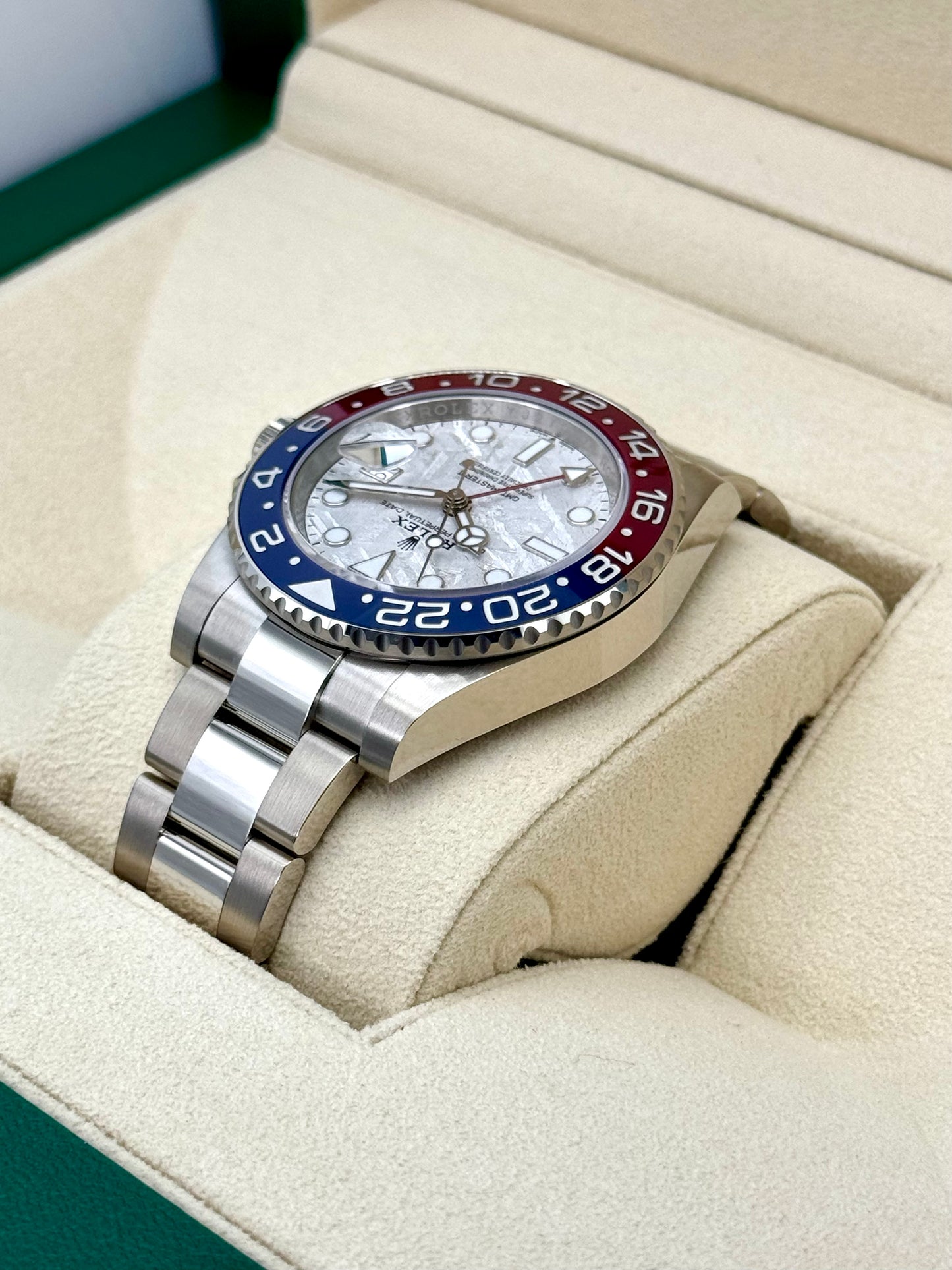 NEW 2024 Rolex GMT-Master II "Pepsi" 40mm 126719BLRO Meteorite Dial