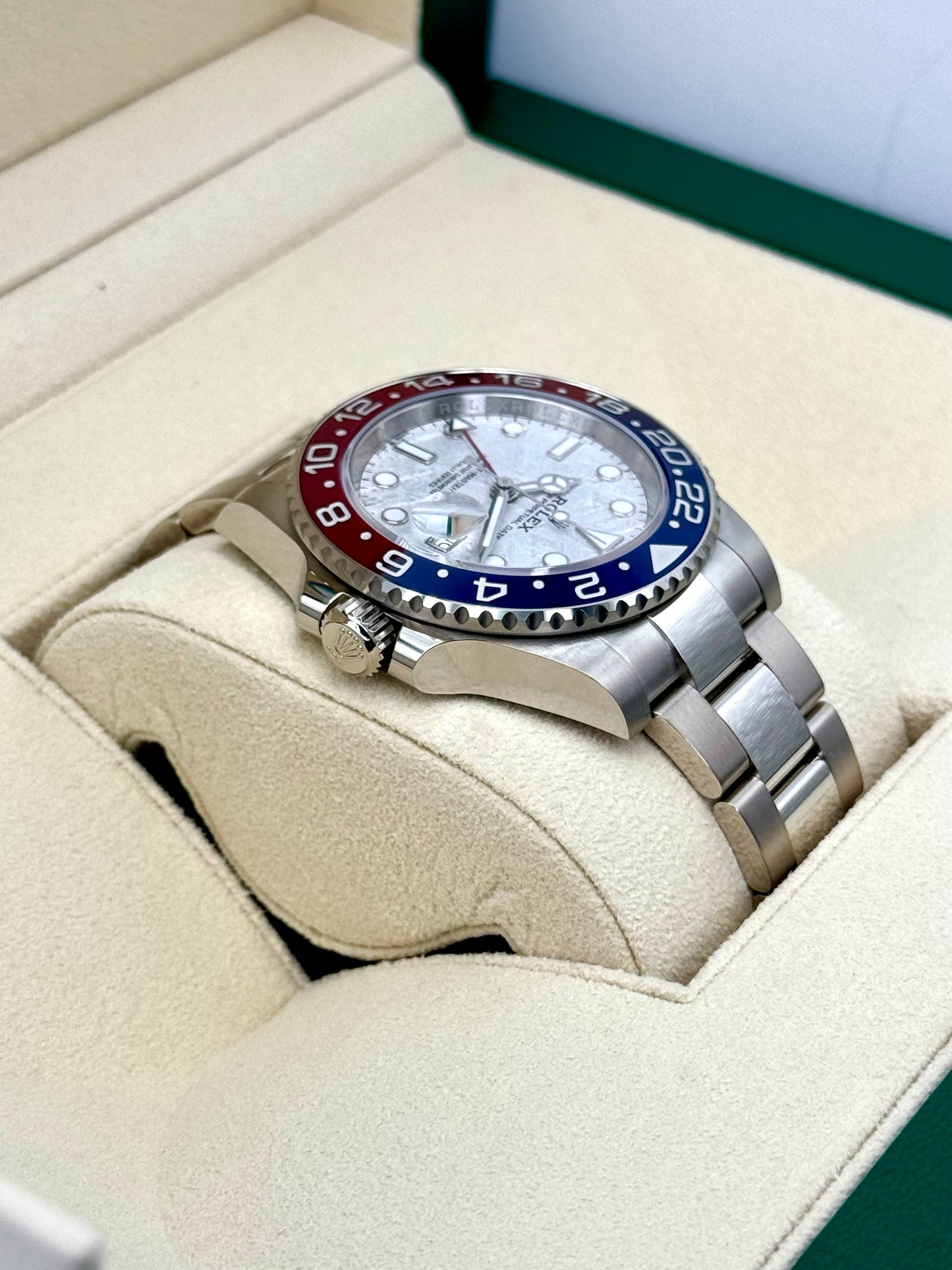 NEW 2024 Rolex GMT-Master II "Pepsi" 40mm 126719BLRO Meteorite Dial