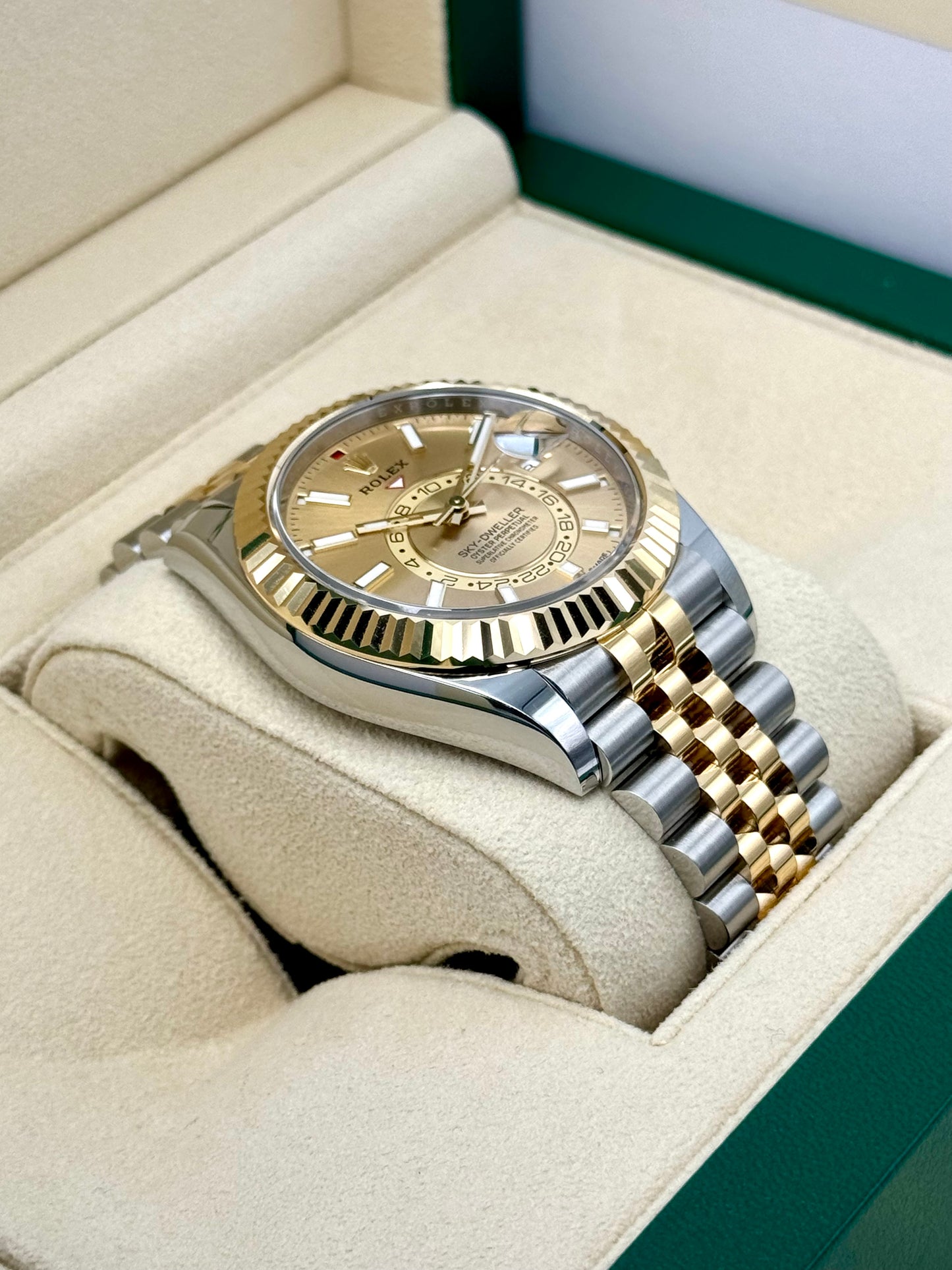 NEW 2024 Rolex Sky-Dweller 42mm 336933 Jubilee Champagne Dial