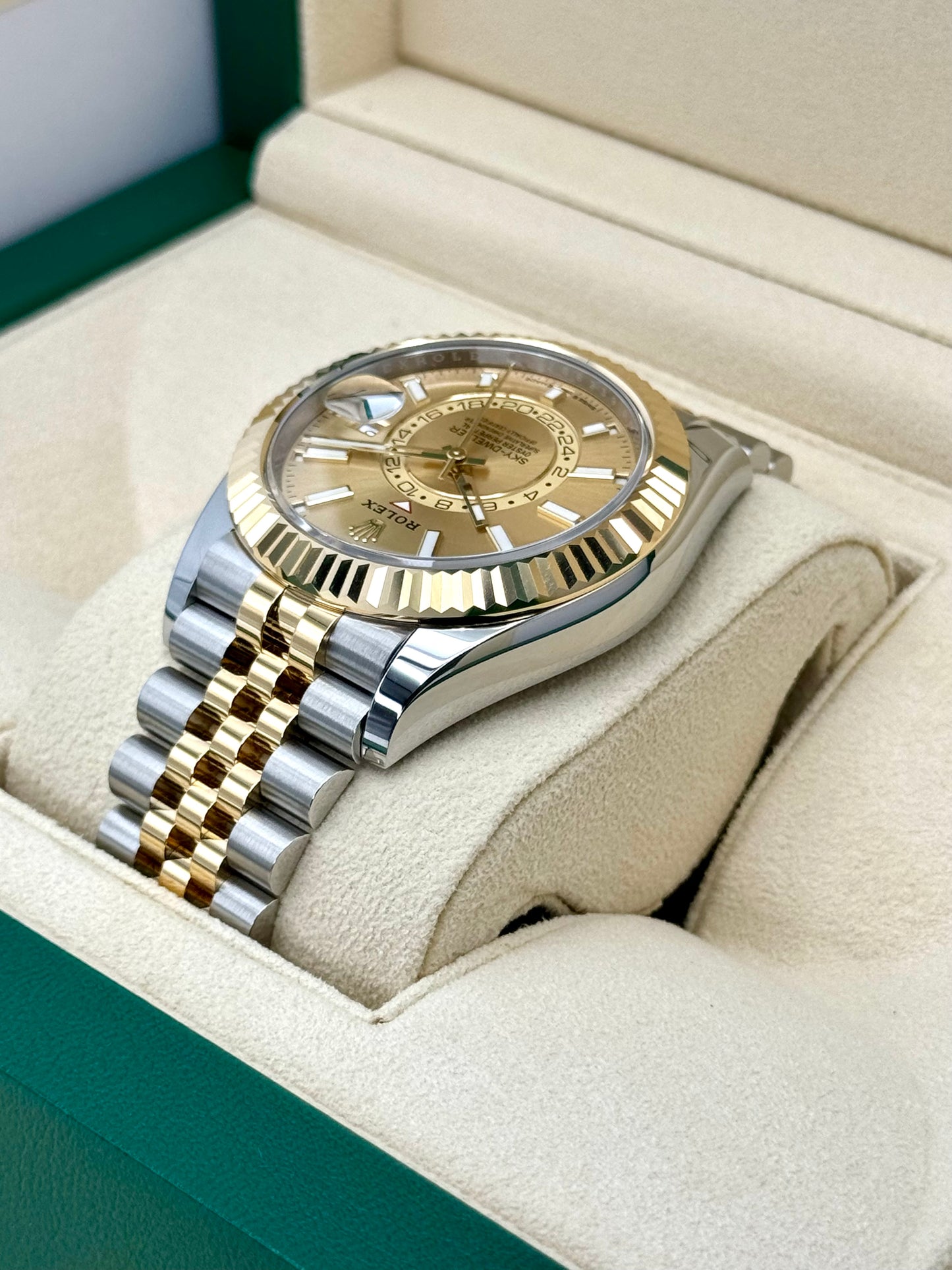 NEW 2024 Rolex Sky-Dweller 42mm 336933 Jubilee Champagne Dial