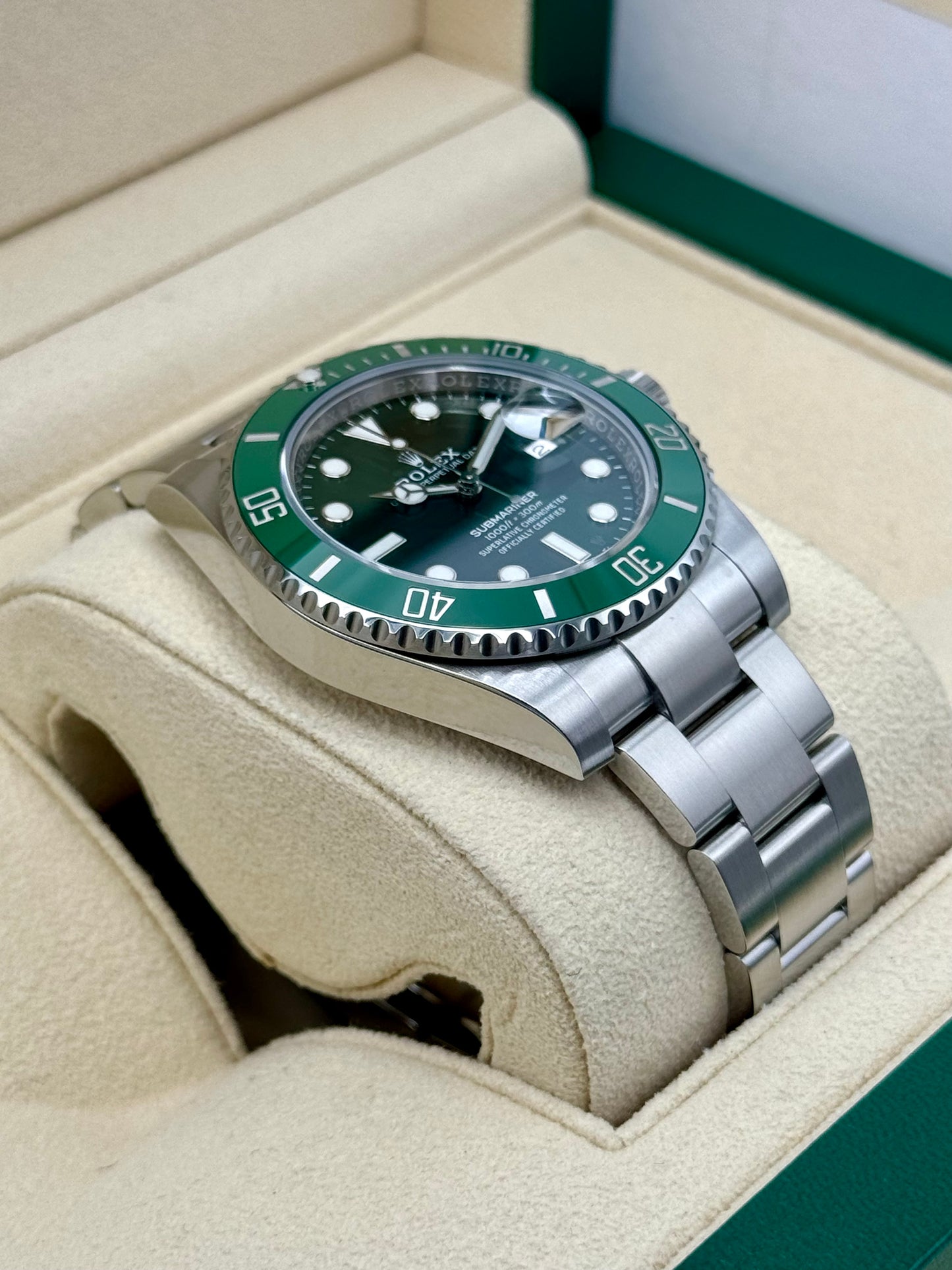 2019 Rolex Submariner "Hulk" 40mm 116610LV Green Dial