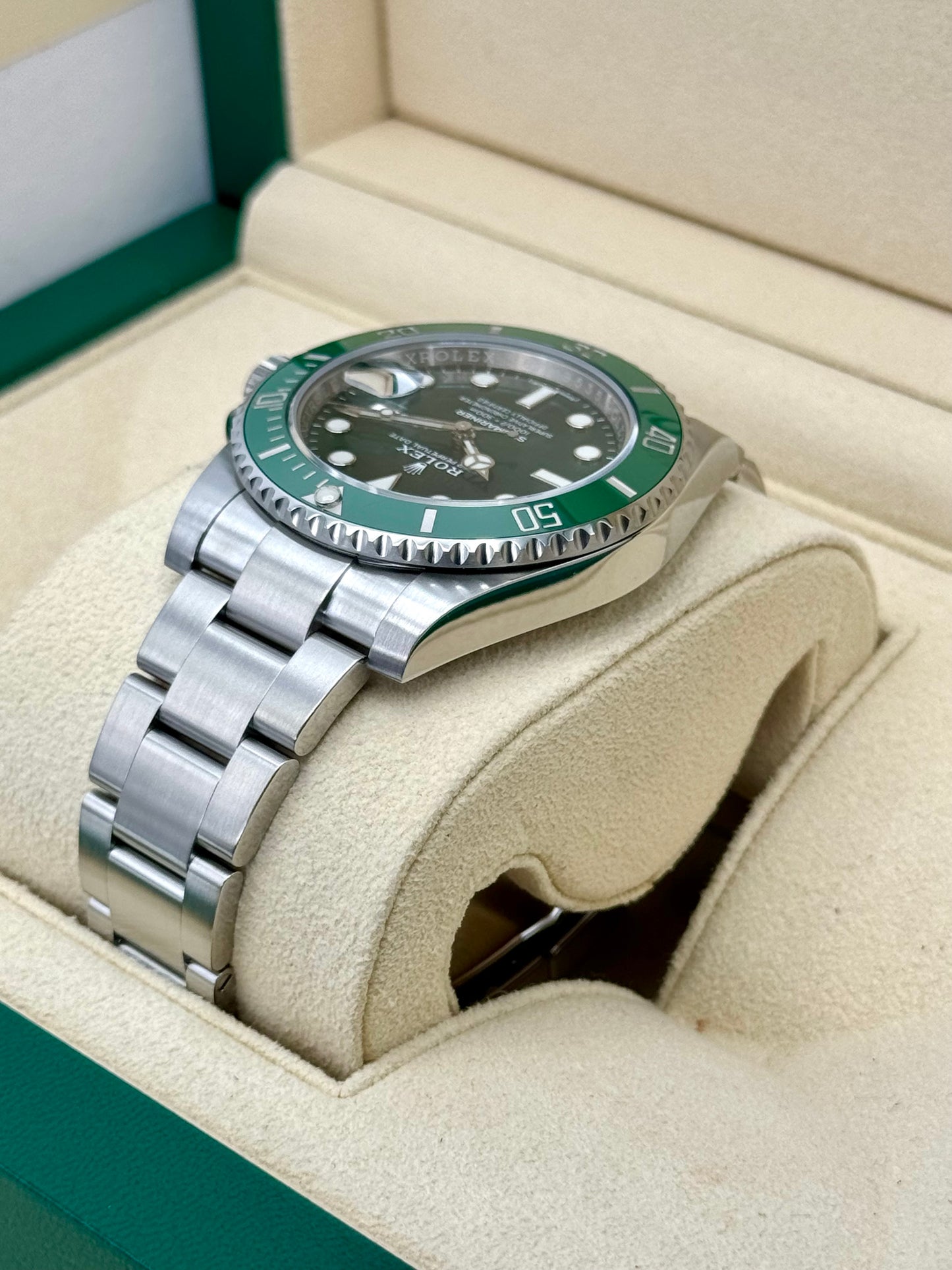 2019 Rolex Submariner "Hulk" 40mm 116610LV Green Dial