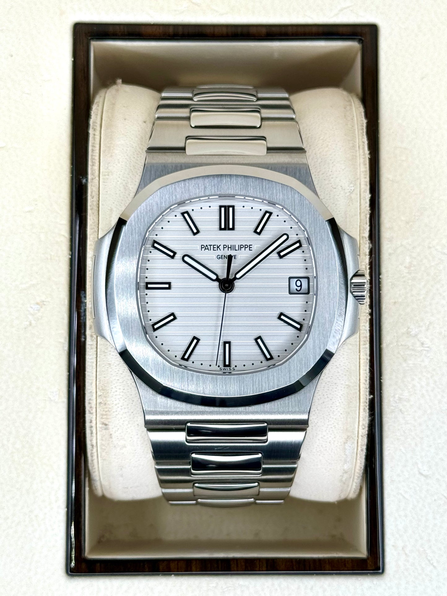 2015 Patek Philippe Nautilus 40mm 5711/1A Stainless Steel White Dial