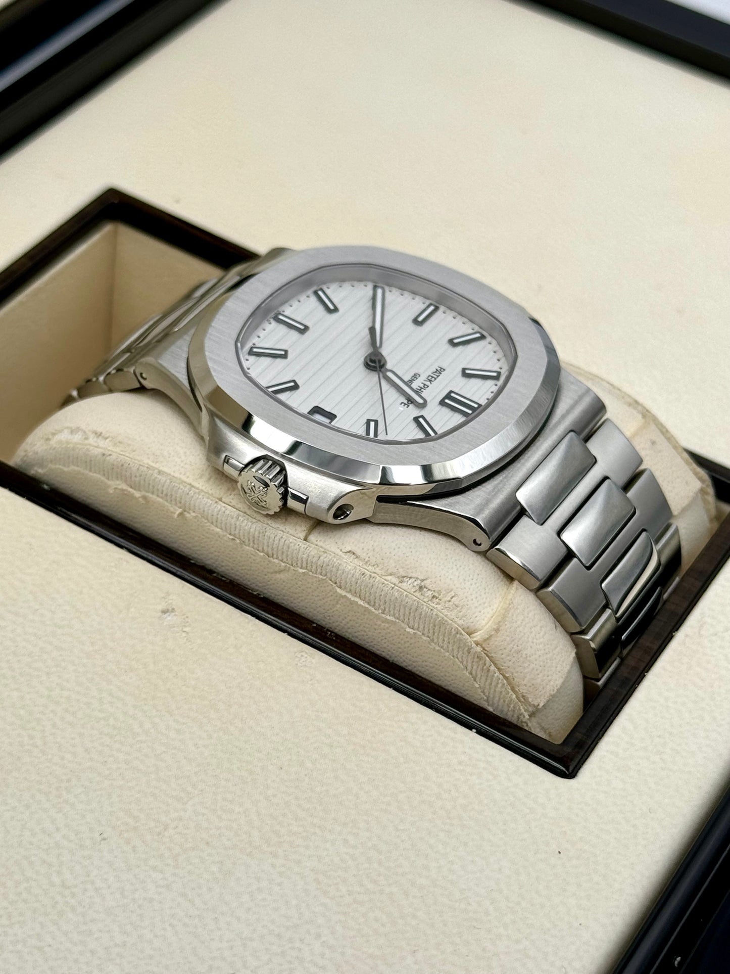 2015 Patek Philippe Nautilus 40mm 5711/1A Stainless Steel White Dial