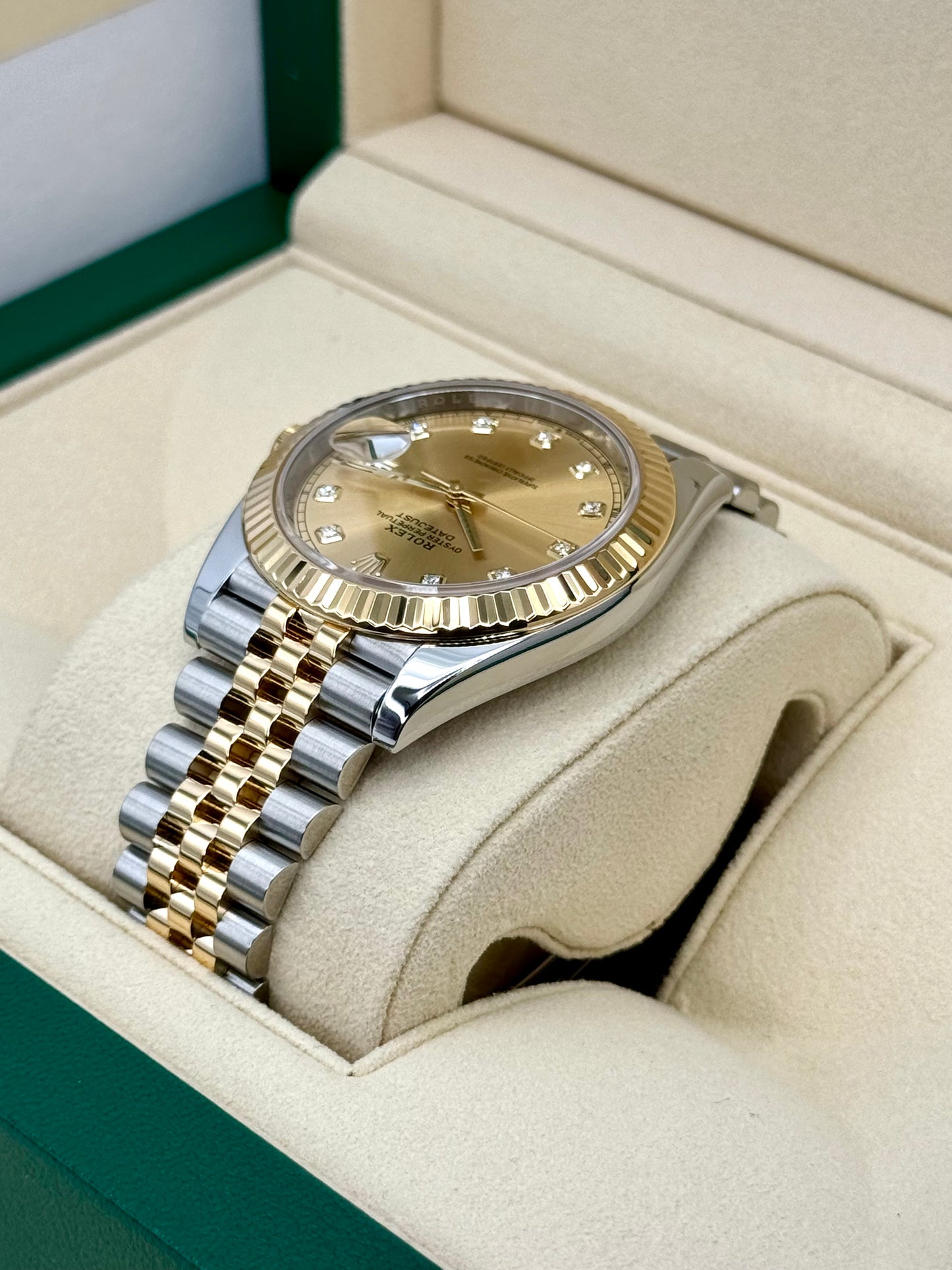 2022 Rolex Datejust 41mm 126333 Jubilee Champagne Diamond Dial