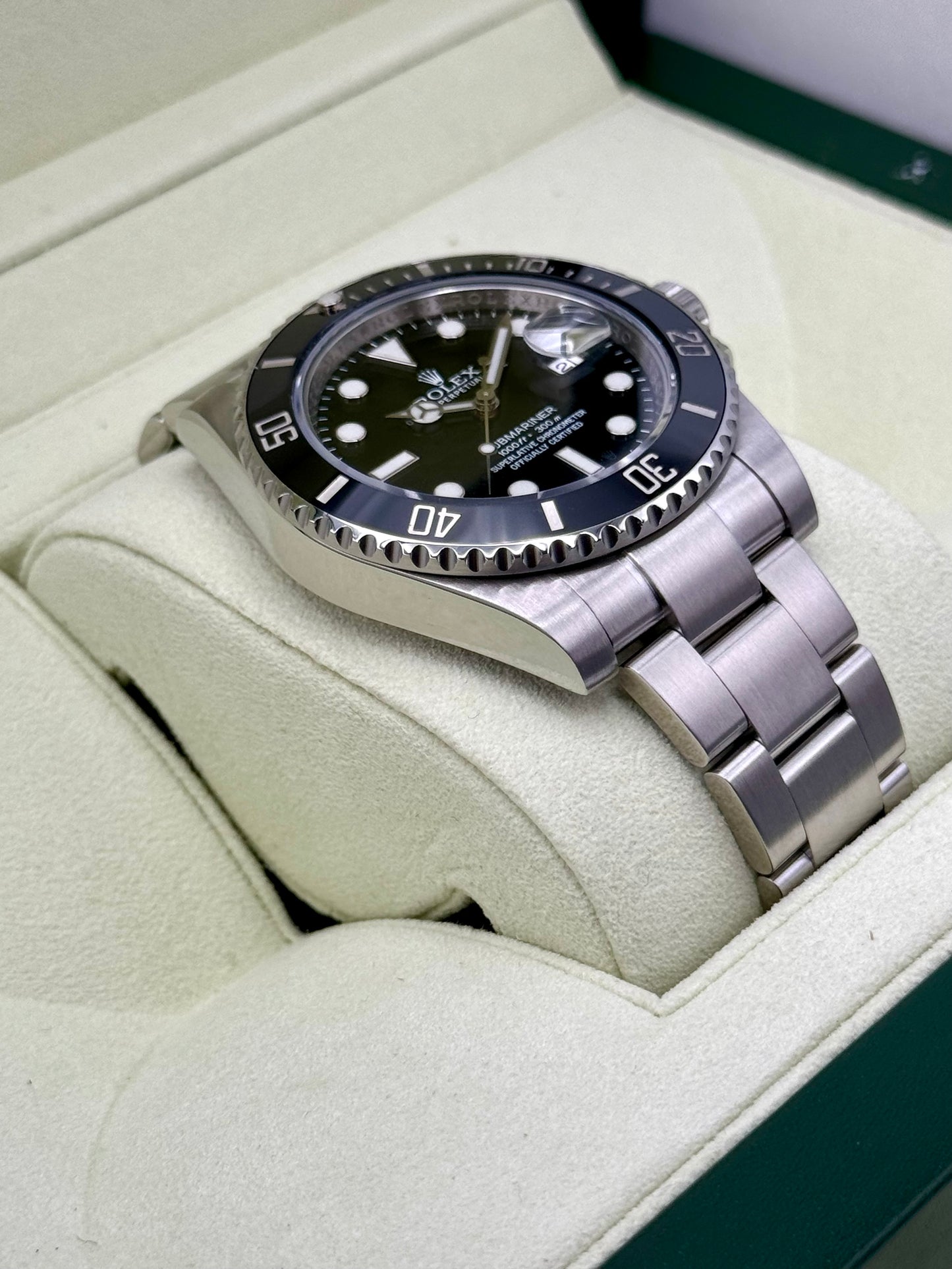 2011 Rolex Submariner 40mm 116610 Stainless Steel Black Dial