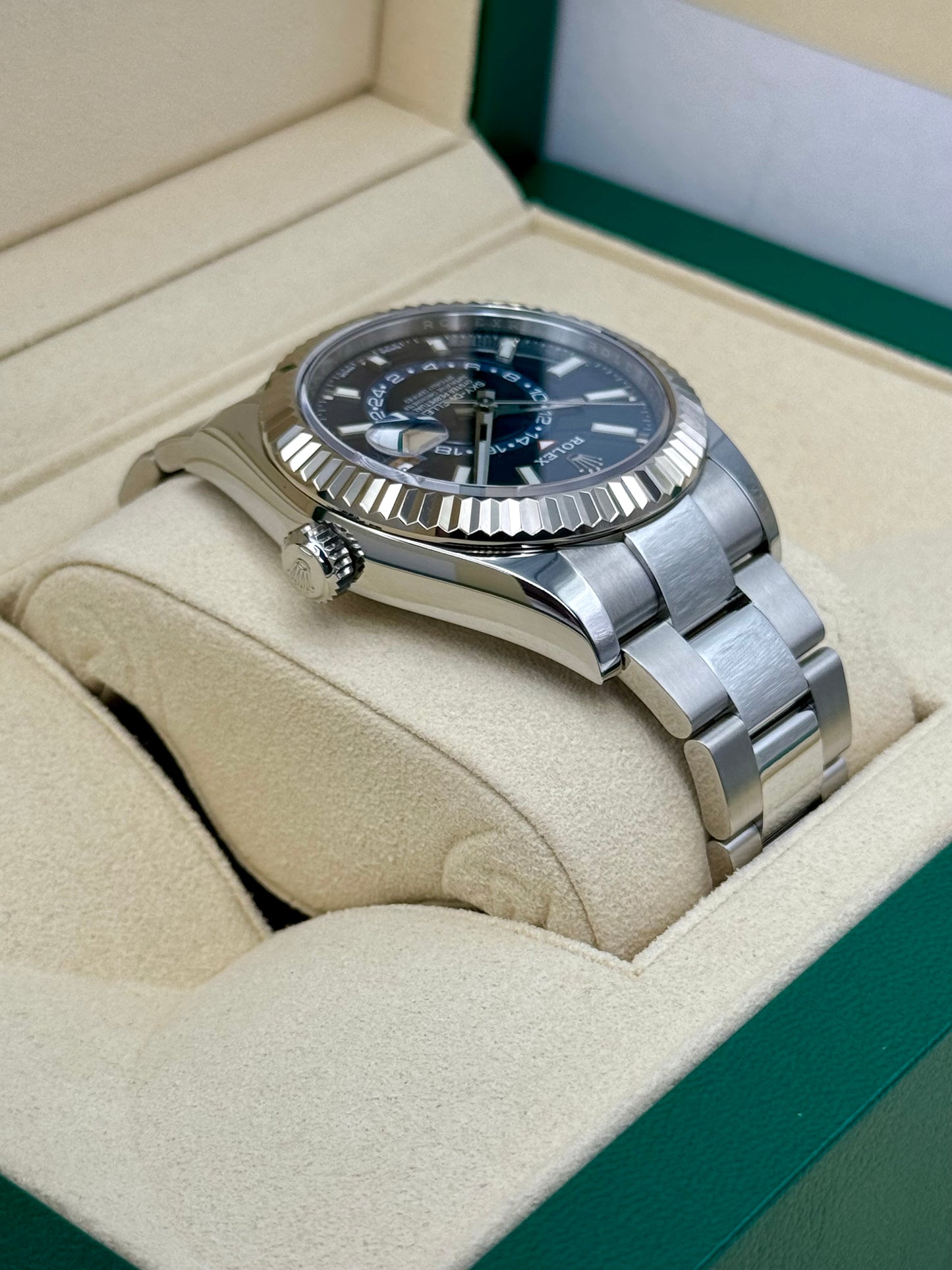 2020 Sky-Dweller 42mm 326934 Stainless Steel Oyster Blue Dial