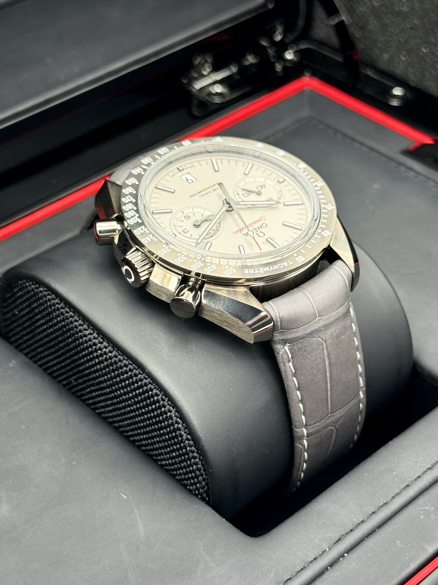 2022 Speedmaster Dark Side Of The Moon 44.25mm Grey Ceramic