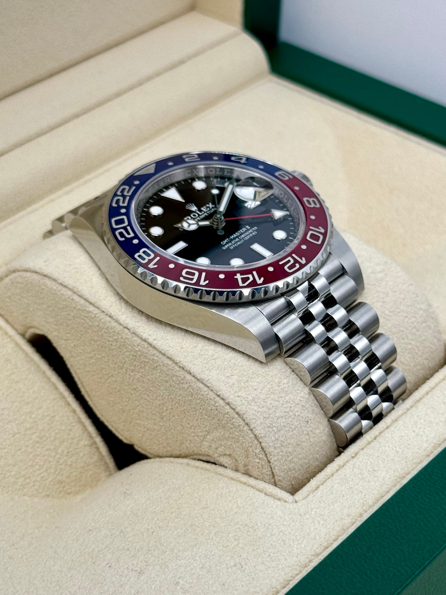 NEW 2024 Rolex GMT-Master II "Pepsi" 40mm 126710BLRO Jubilee