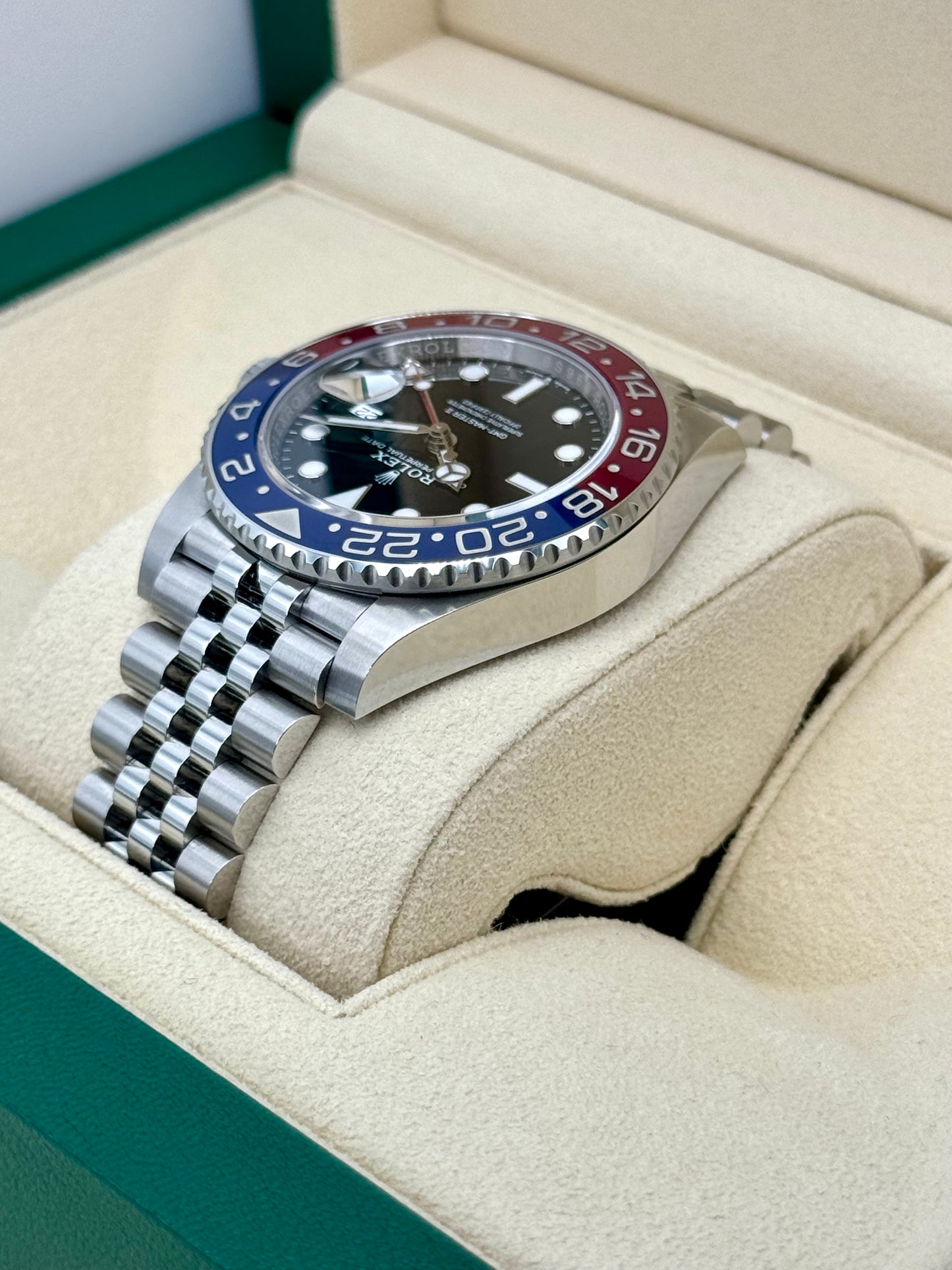 NEW 2024 Rolex GMT-Master II "Pepsi" 40mm 126710BLRO Jubilee