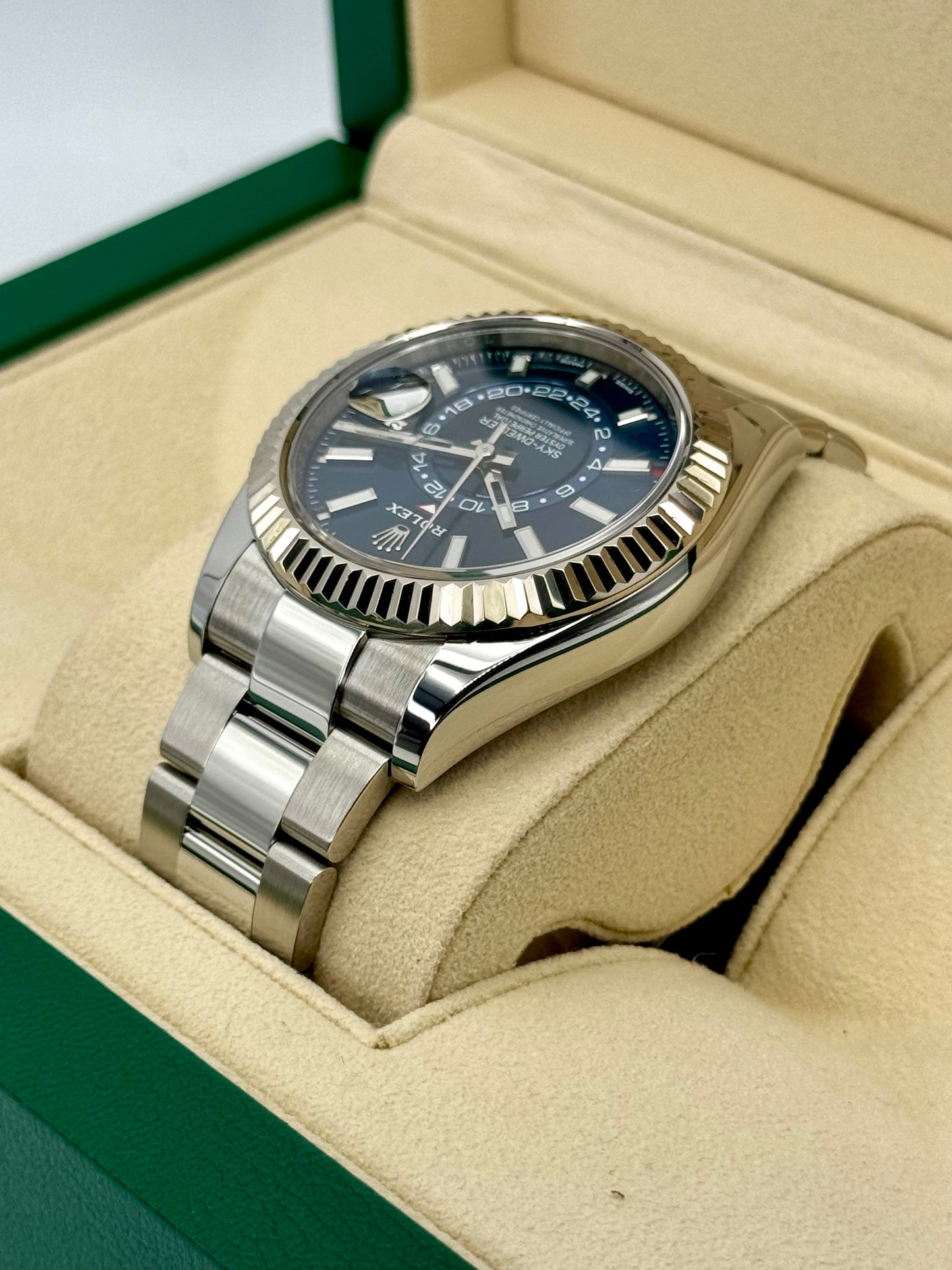 Sky-Dweller 42mm 326934 Stainless Steel Oyster Blue Dial