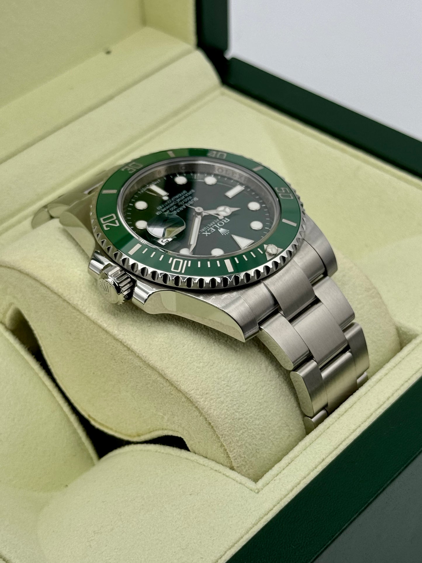 2011 Rolex Submariner "Hulk" 40mm 116610LV Green Dial