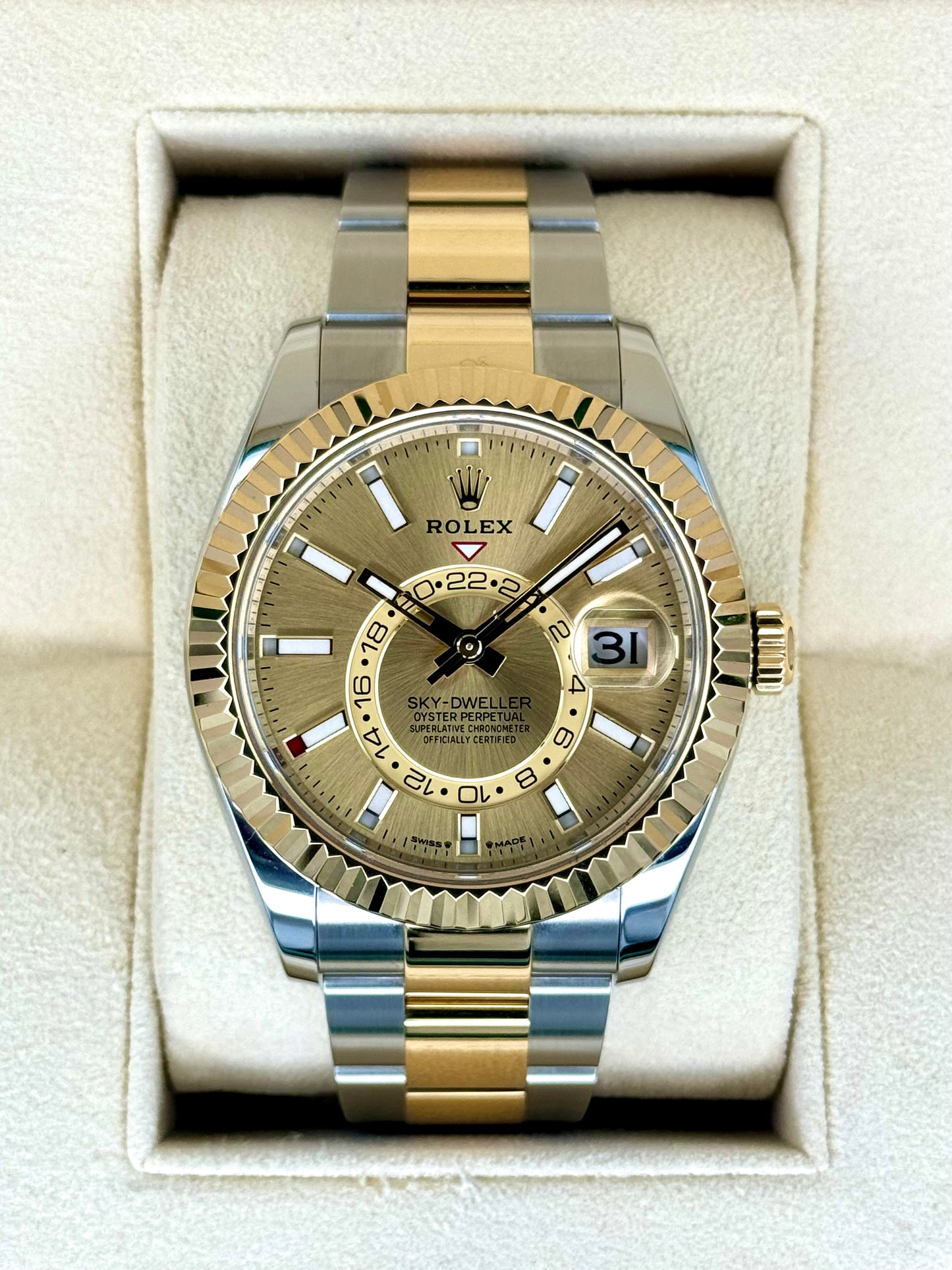 2024 Rolex Sky-Dweller 42mm 336933 Oyster Champagne Dial