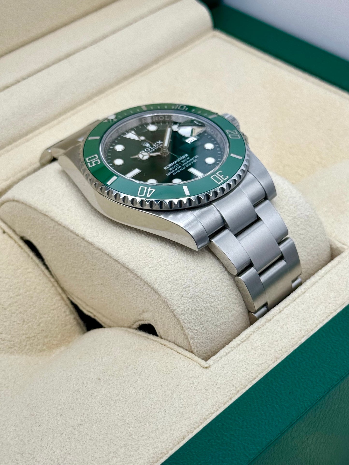 2019 Rolex Submariner "Hulk" 40mm 116610LV Green Dial