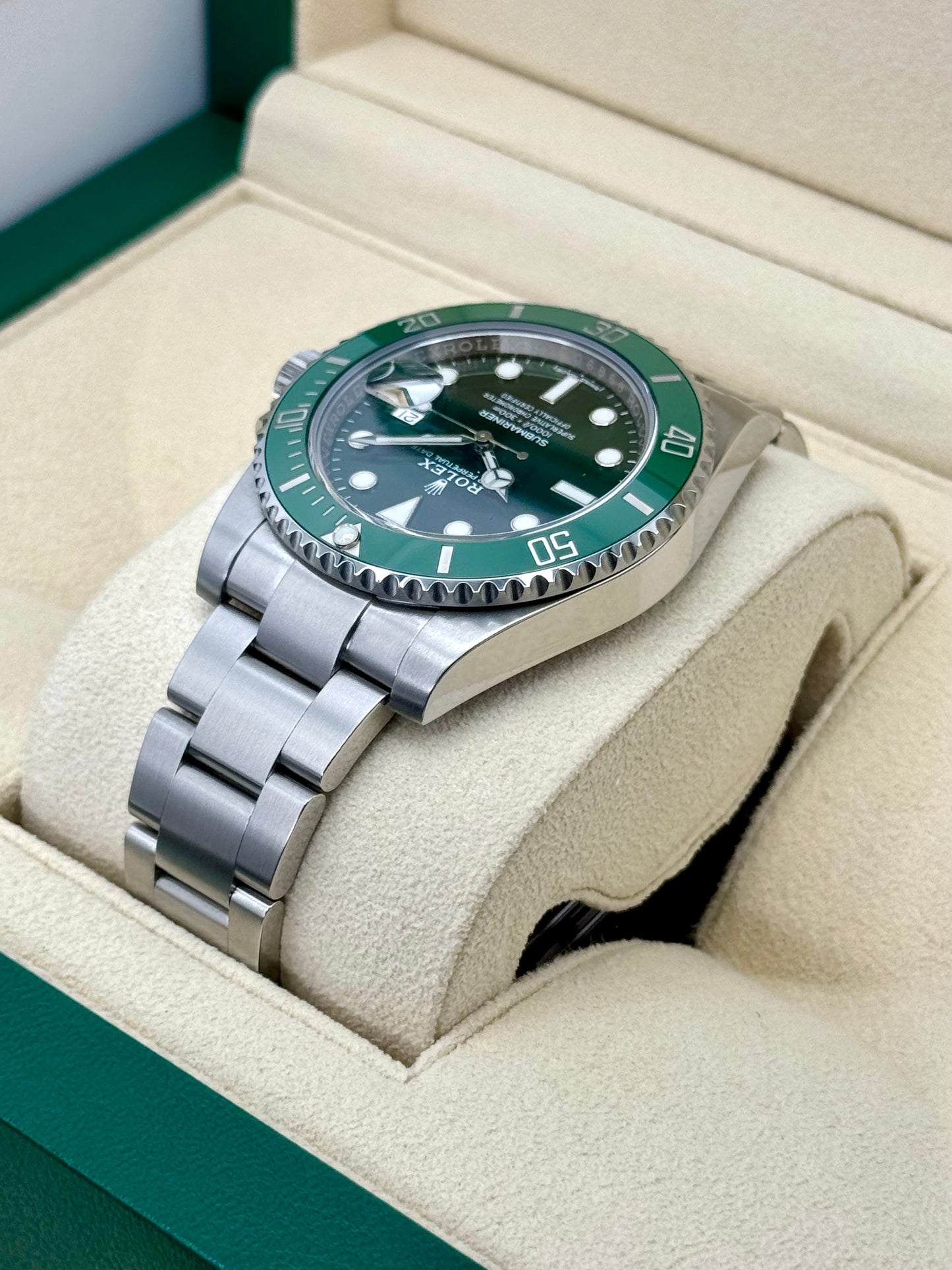 2019 Rolex Submariner "Hulk" 40mm 116610LV Green Dial