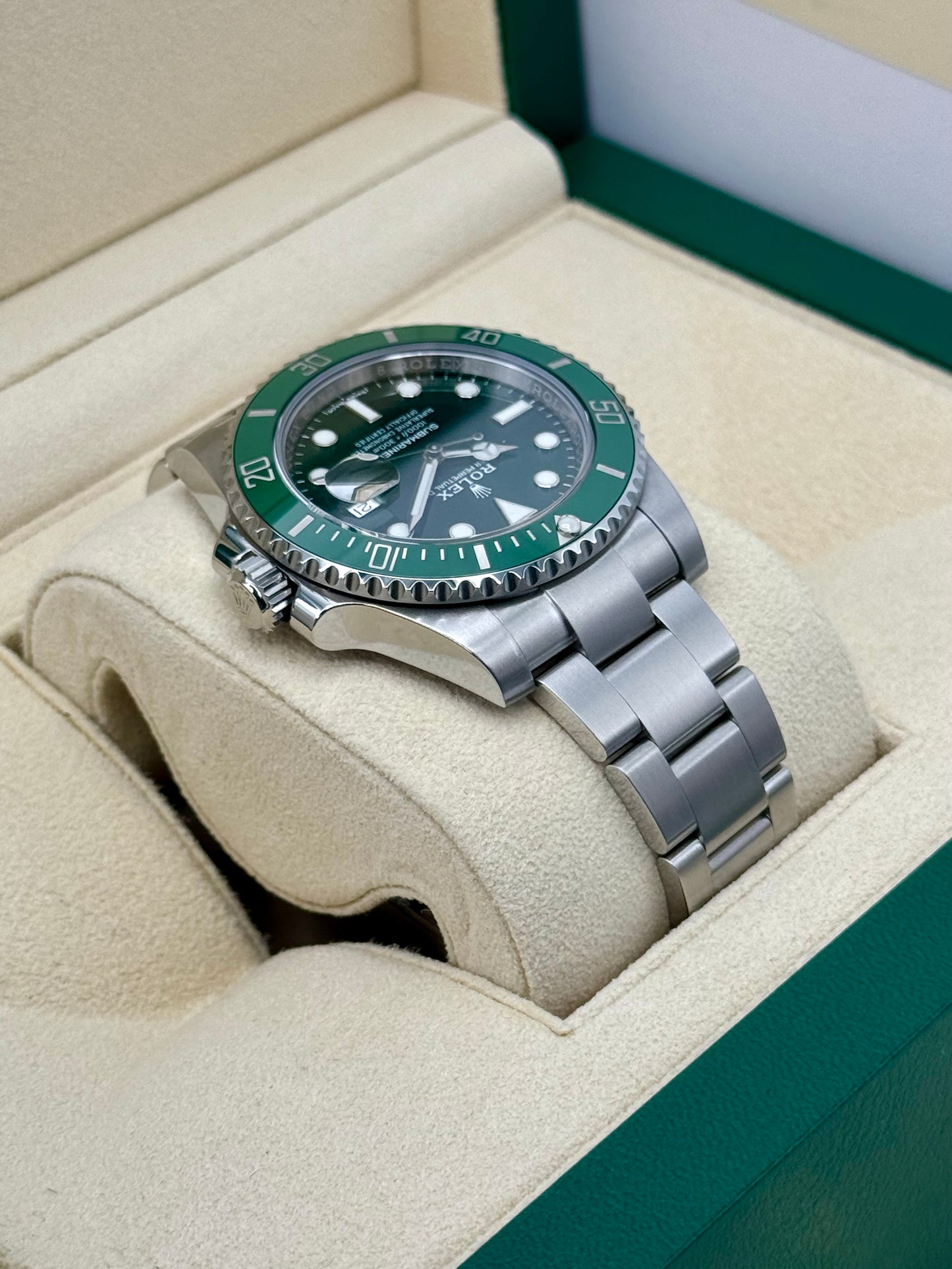 2019 Rolex Submariner "Hulk" 40mm 116610LV Green Dial