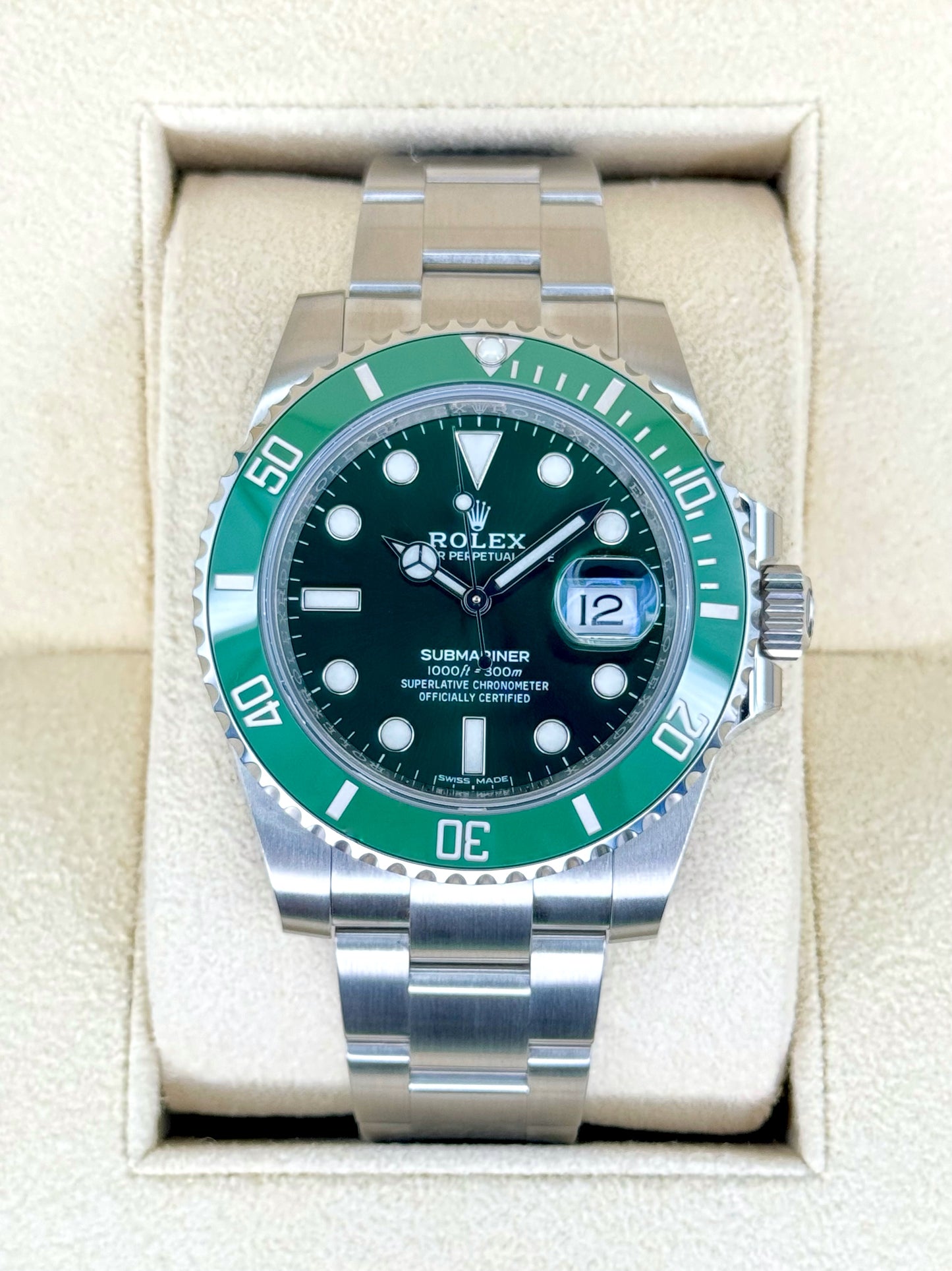 NEW 2020 Rolex Submariner "Hulk" 40mm 116610LV Green Dial