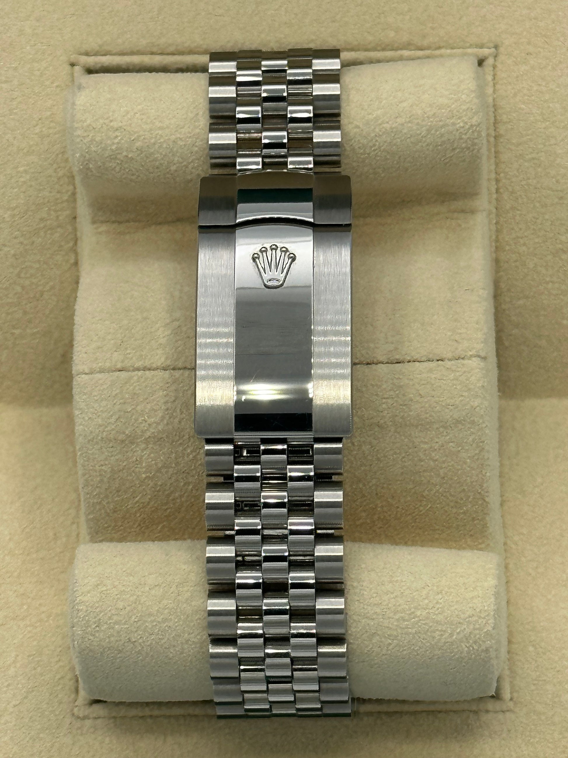 2022 Rolex Datejust 41mm 126334 Stainless Steel Jubilee Dlue Diamond Dial - MyWatchLLC