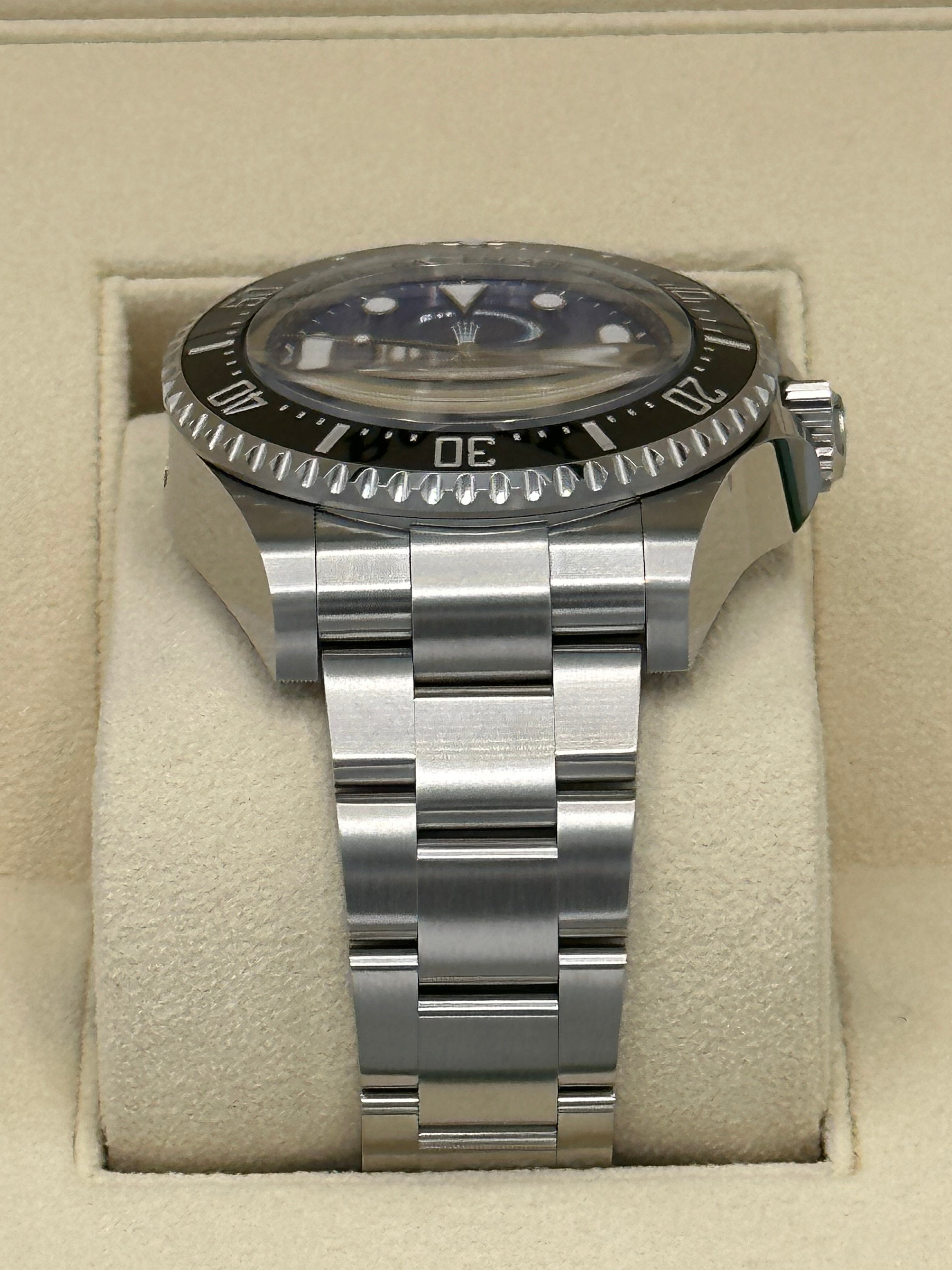 Rolex sea hotsell dweller blue black