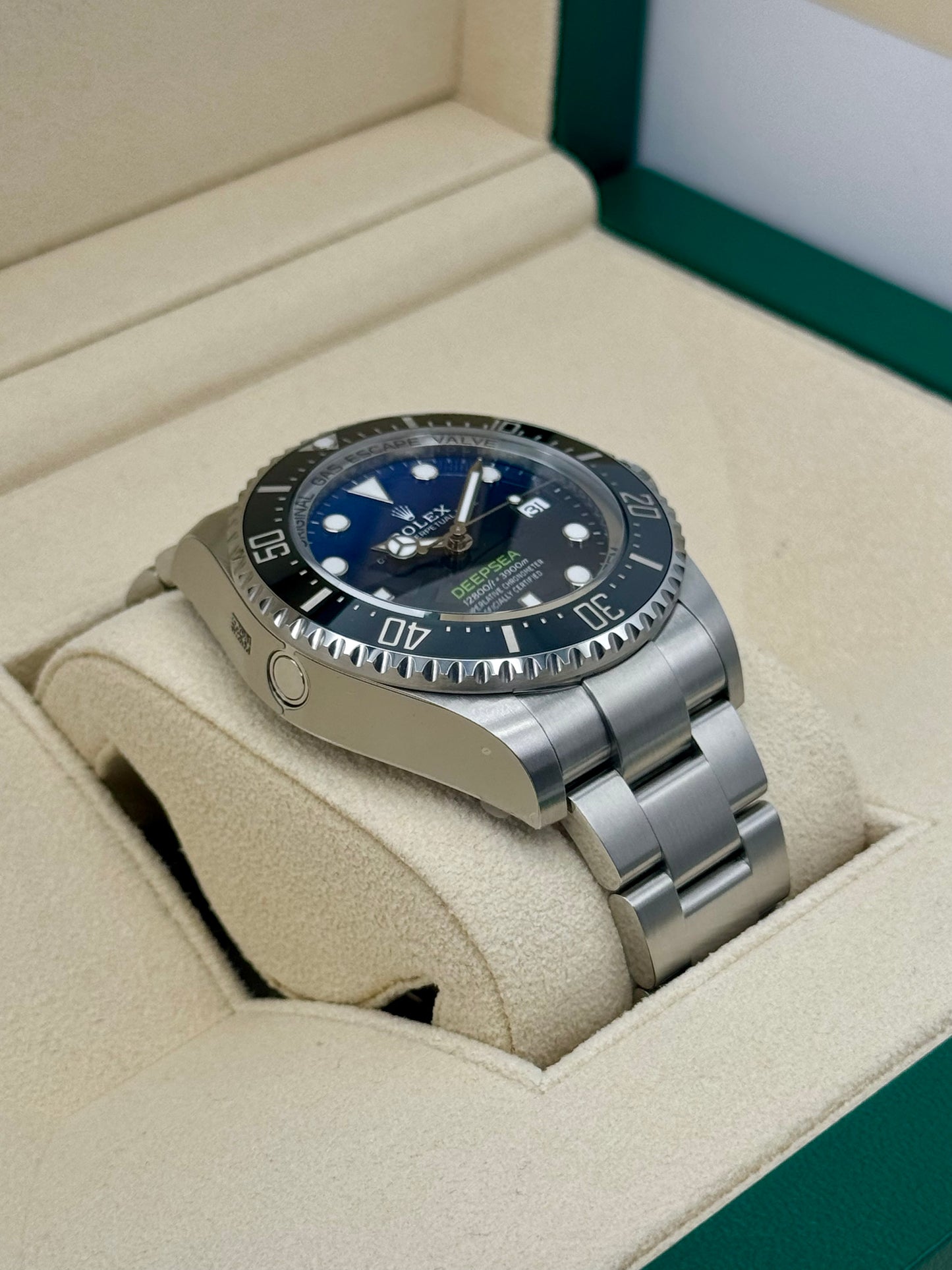 NEW 2024 Rolex Deepsea James Cameron 44mm 136660 Blue Dial