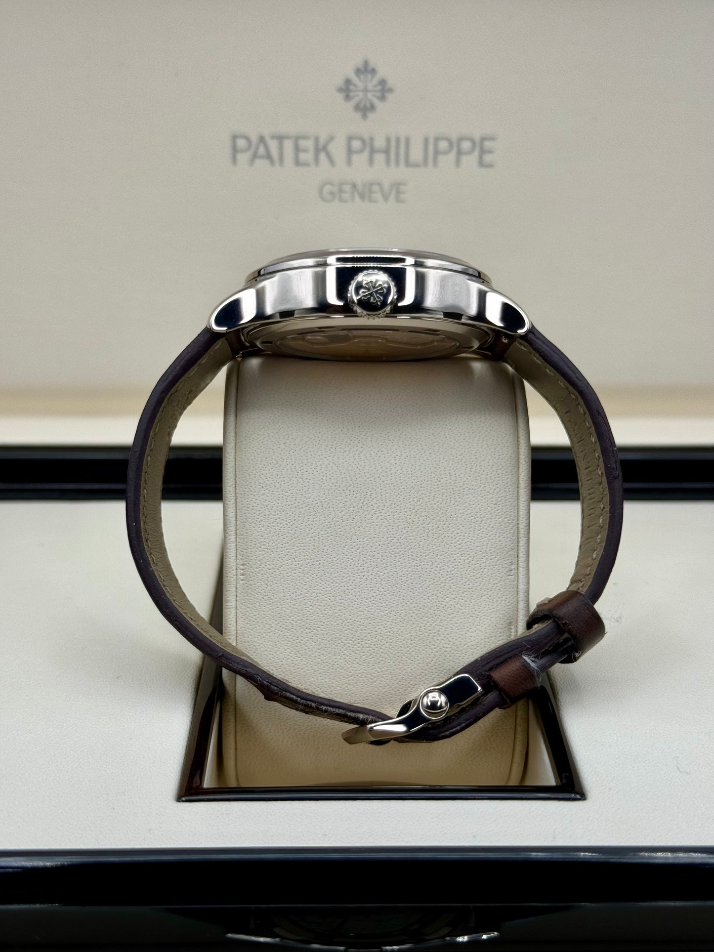 2021 Patek Philippe 37.5mm 7234G Calatrava Pilot Travel Time White Gold