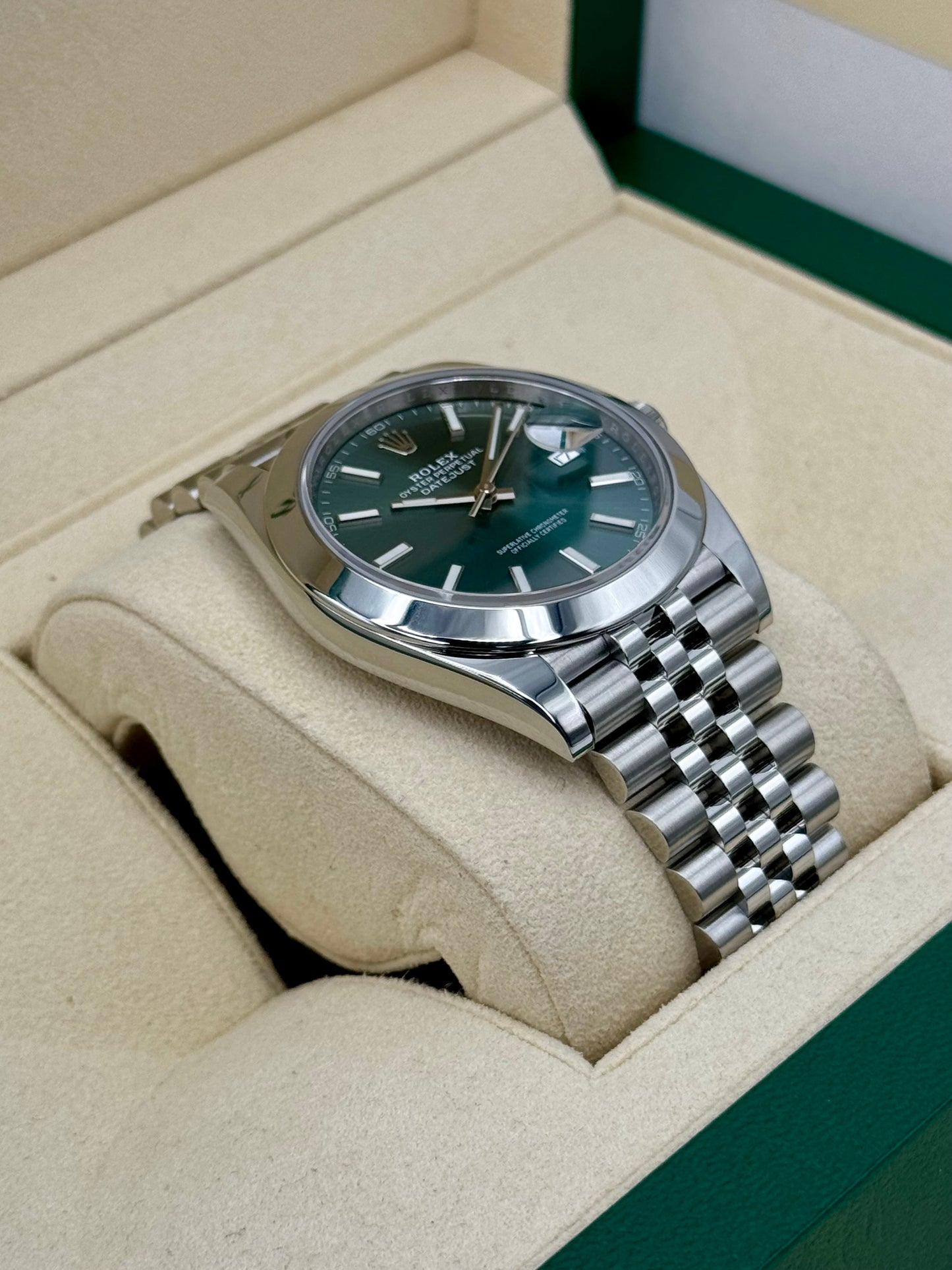 2022 Rolex Datejust 41mm 126300 Jubilee Green Dial