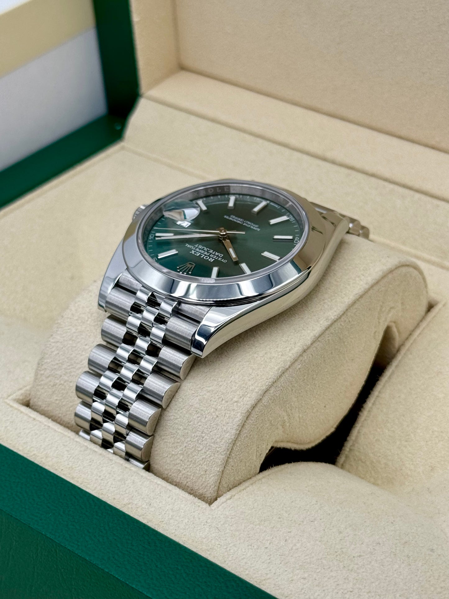 2022 Rolex Datejust 41mm 126300 Jubilee Green Dial