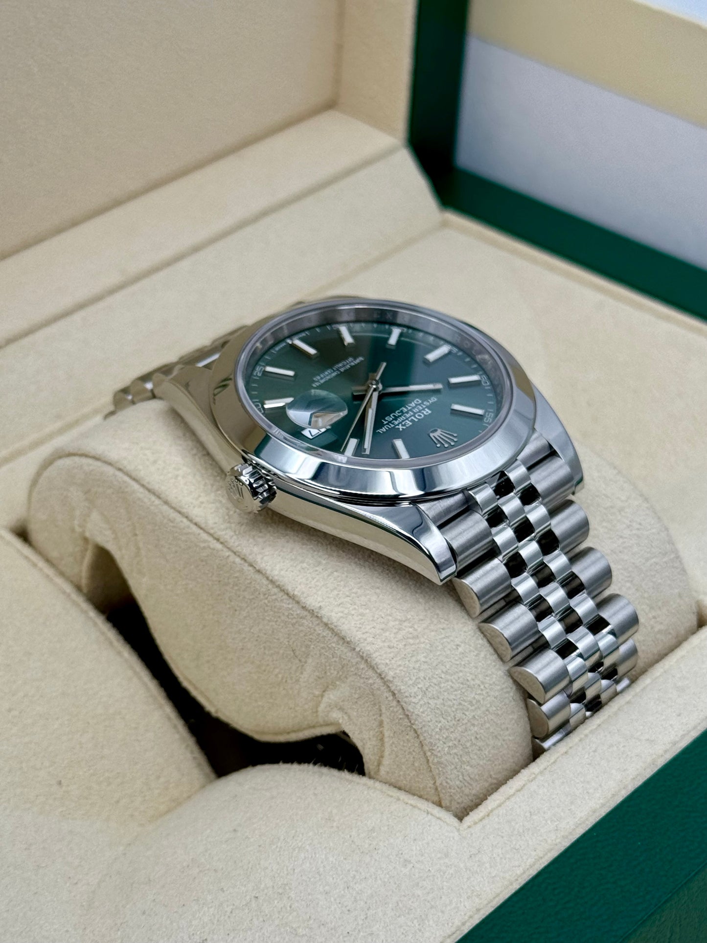 2022 Rolex Datejust 41mm 126300 Jubilee Green Dial