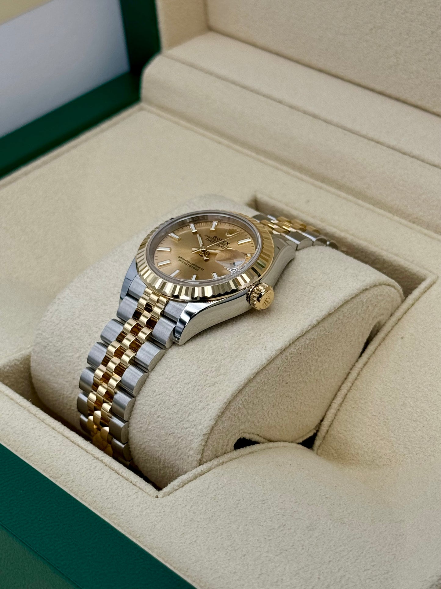 NEW 2024 Rolex Lady Datejust 28mm 279173 Jubilee Champagne Dial