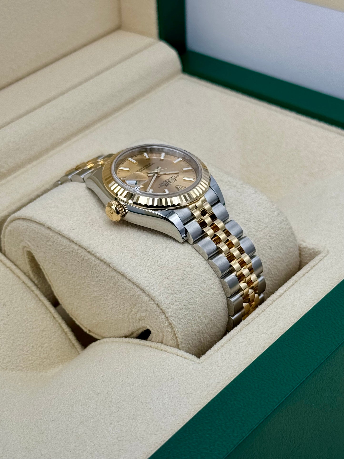 NEW 2024 Rolex Lady Datejust 28mm 279173 Jubilee Champagne Dial