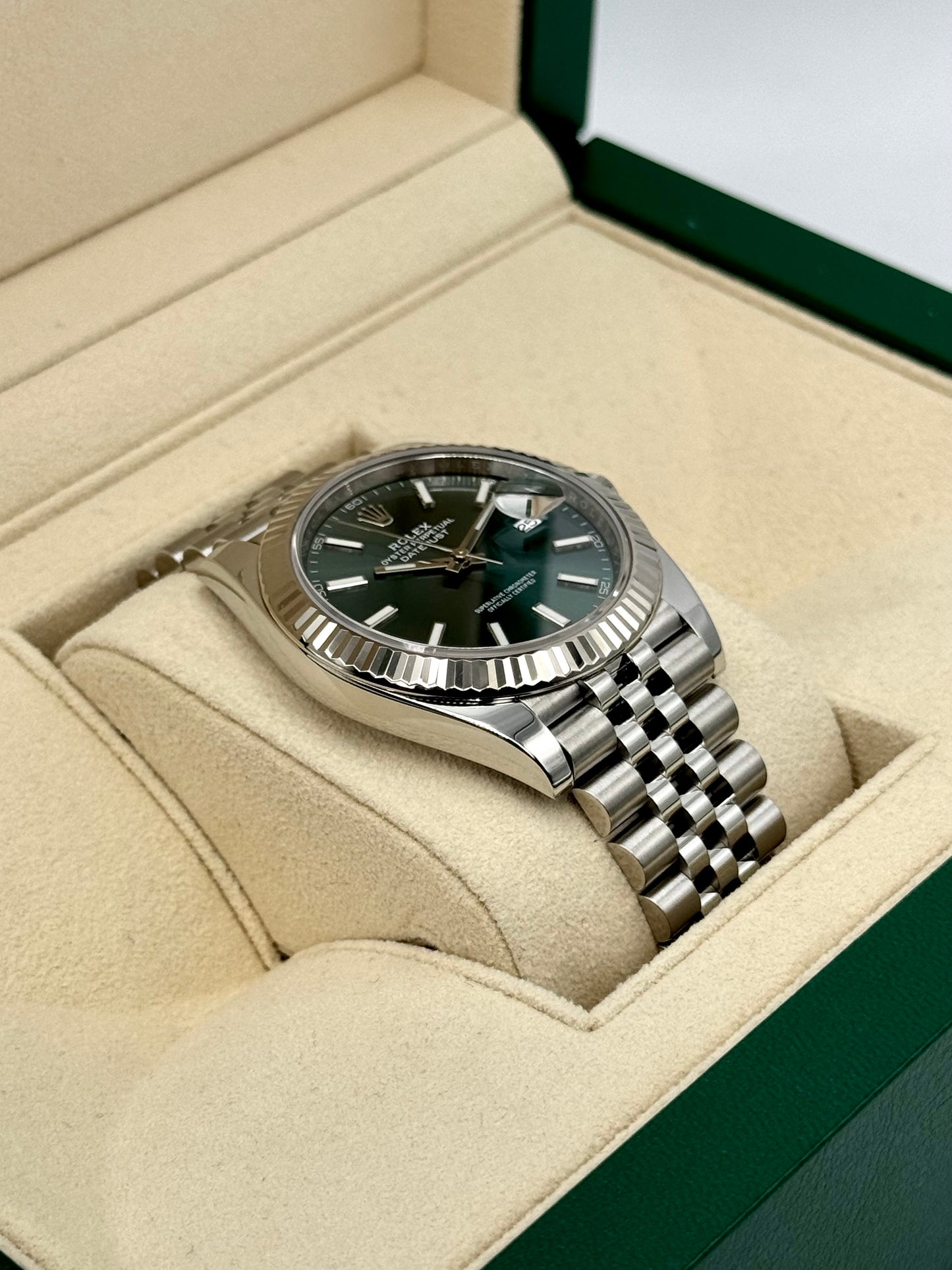 2023 Rolex Datejust 41mm 126334 Stainless Steel Jubilee Green Dial