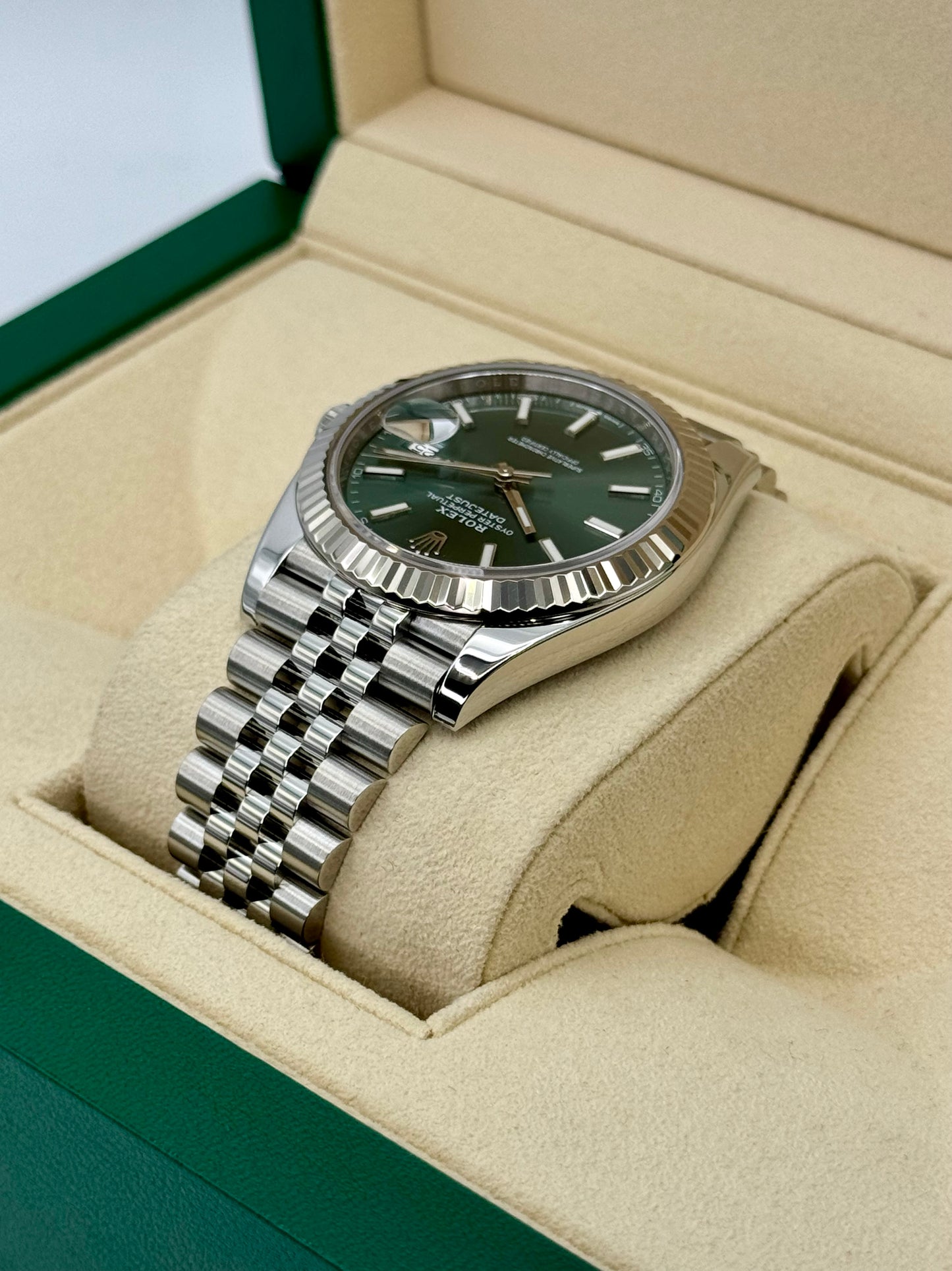 2023 Rolex Datejust 41mm 126334 Stainless Steel Jubilee Green Dial