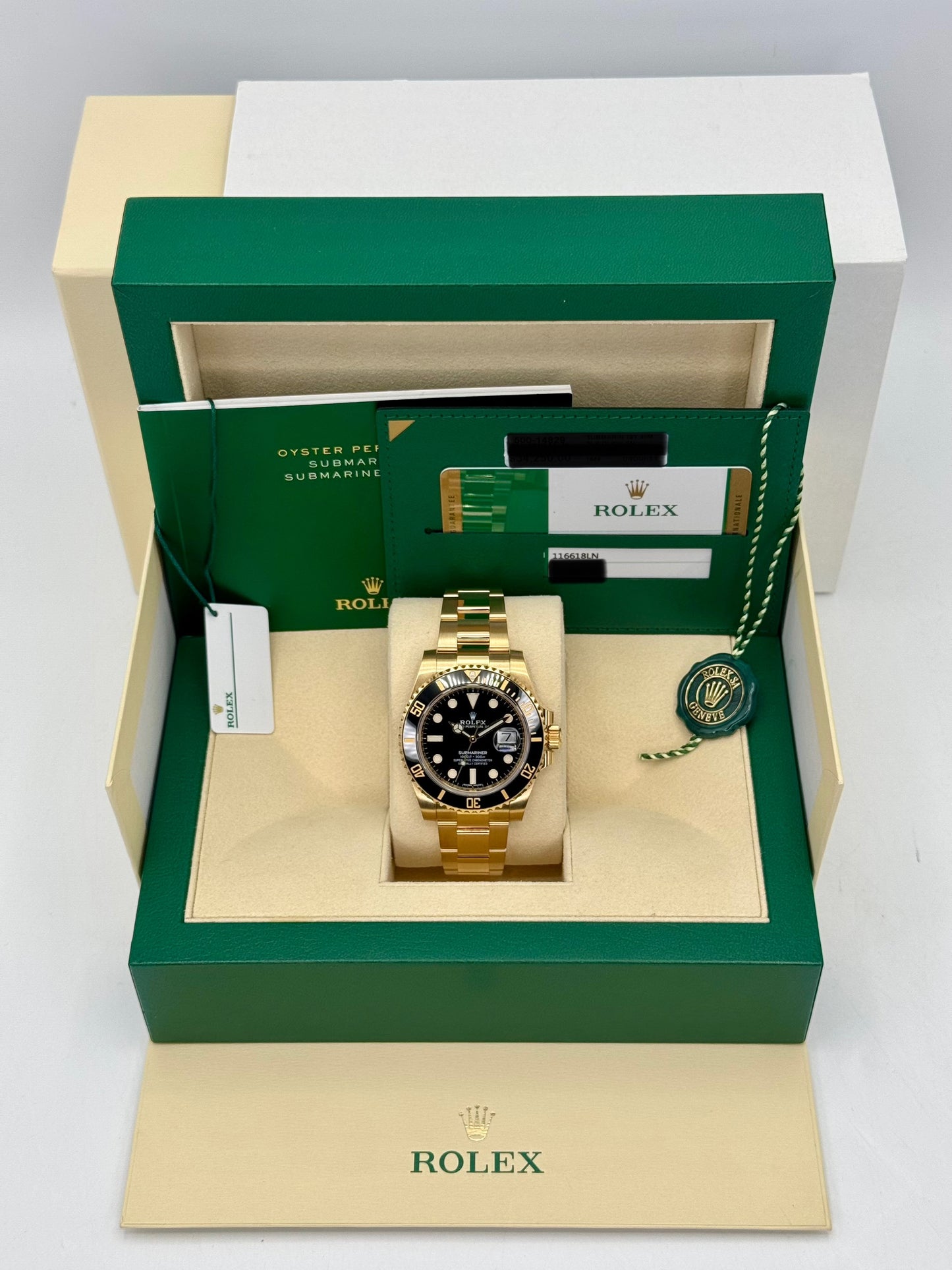 2020 Rolex Submariner 40mm 116618LN 18K Yellow Gold Black Dial