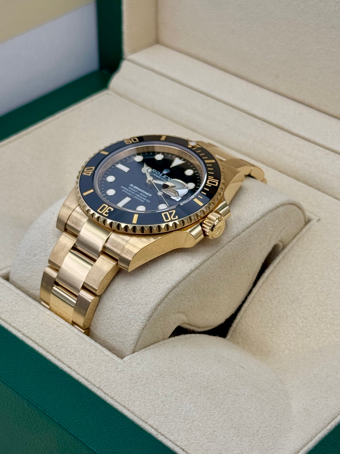 2020 Rolex Submariner 40mm 116618LN 18K Yellow Gold Black Dial